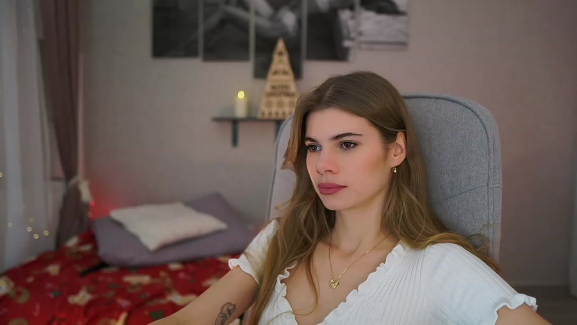 Gallery image thumbnail from RileyReid_18's myfreecams stream on, 12/05/2023, 14:55 image 19 of 20