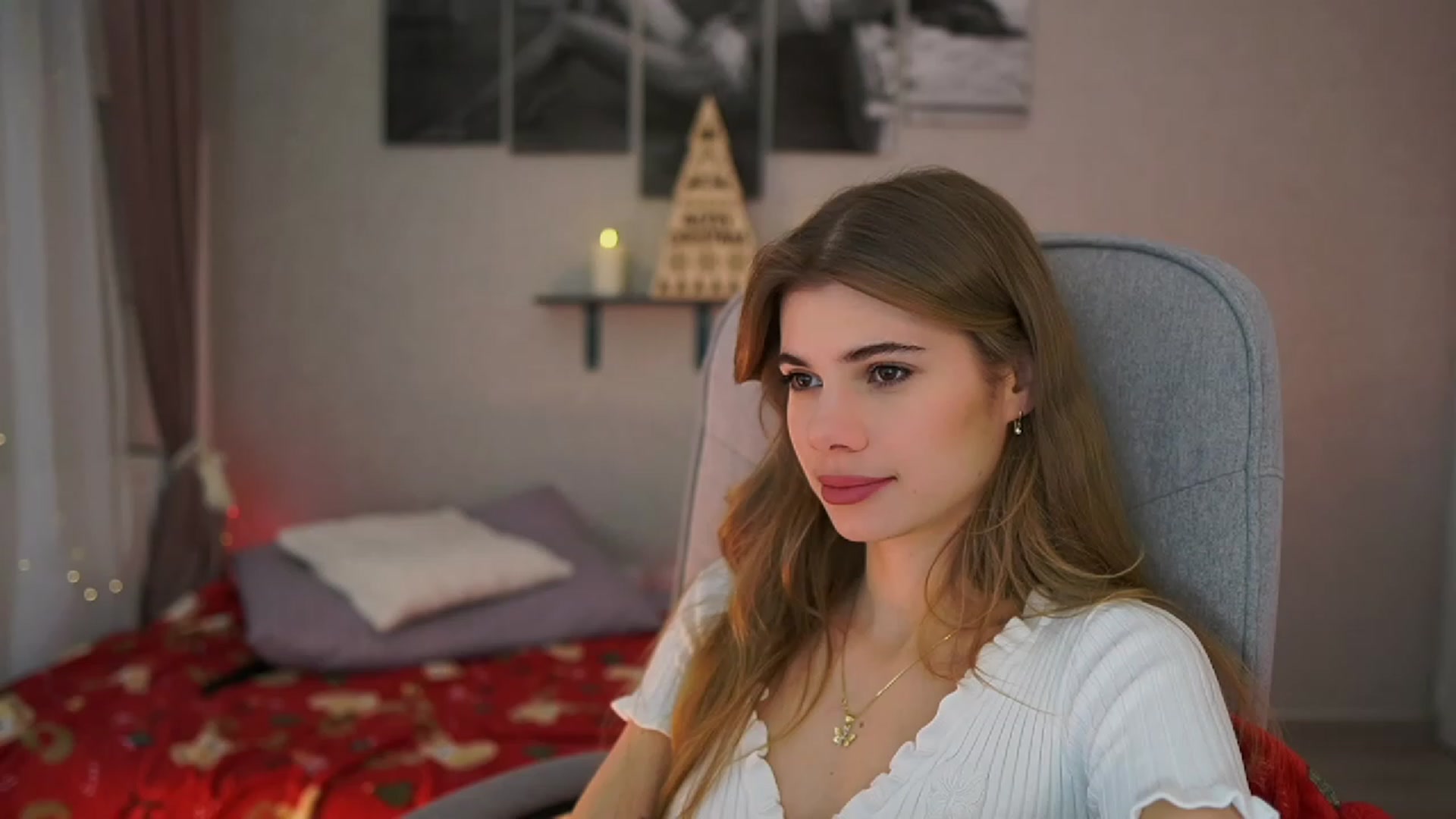 Gallery image thumbnail from RileyReid_18's myfreecams stream on, 12/05/2023, 14:55 image 7 of 20
