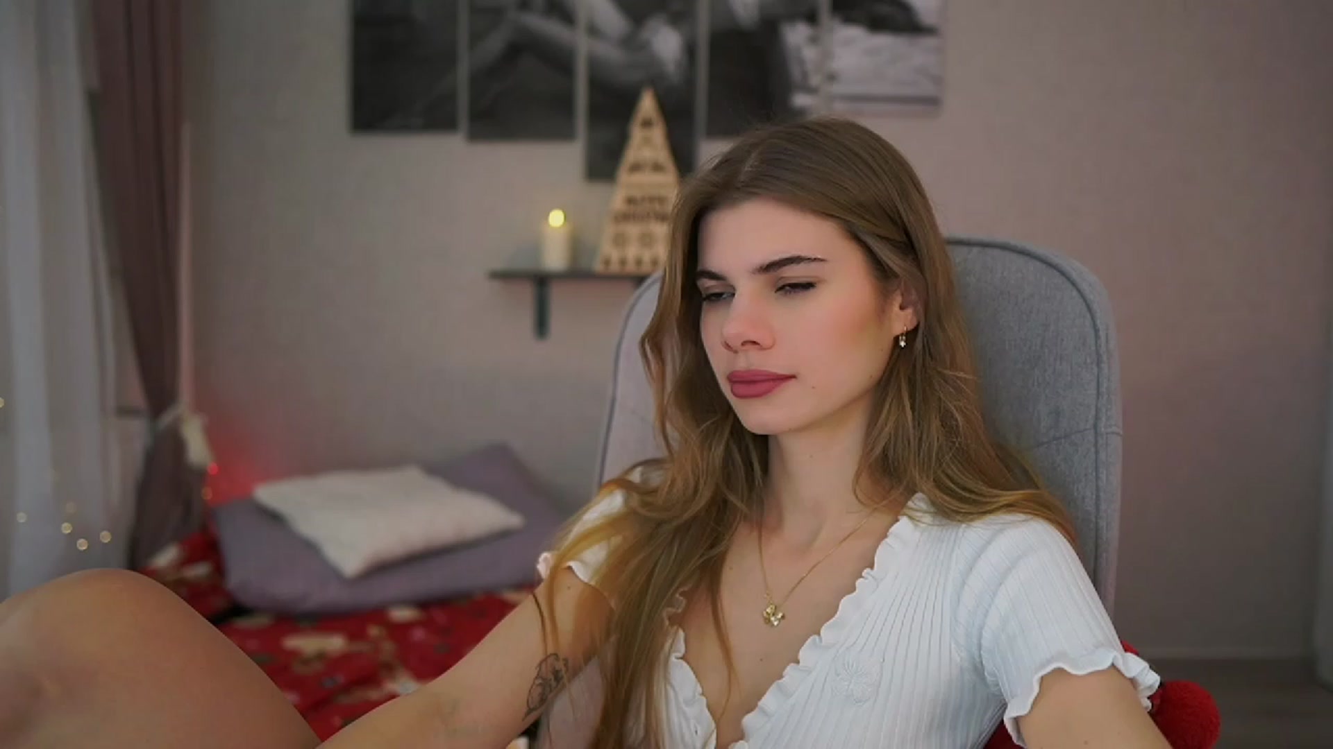 Gallery image thumbnail from RileyReid_18's myfreecams stream on, 12/05/2023, 14:55 image 20 of 20