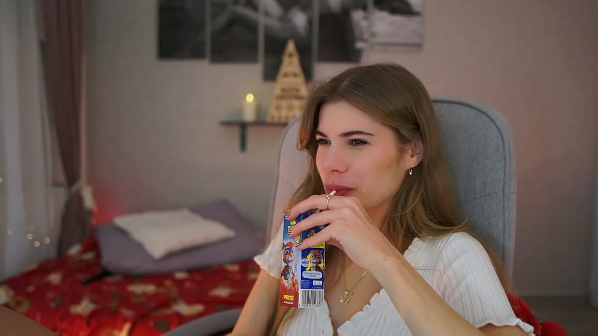 Gallery image thumbnail from RileyReid_18's myfreecams stream on, 12/05/2023, 14:55 image 6 of 20