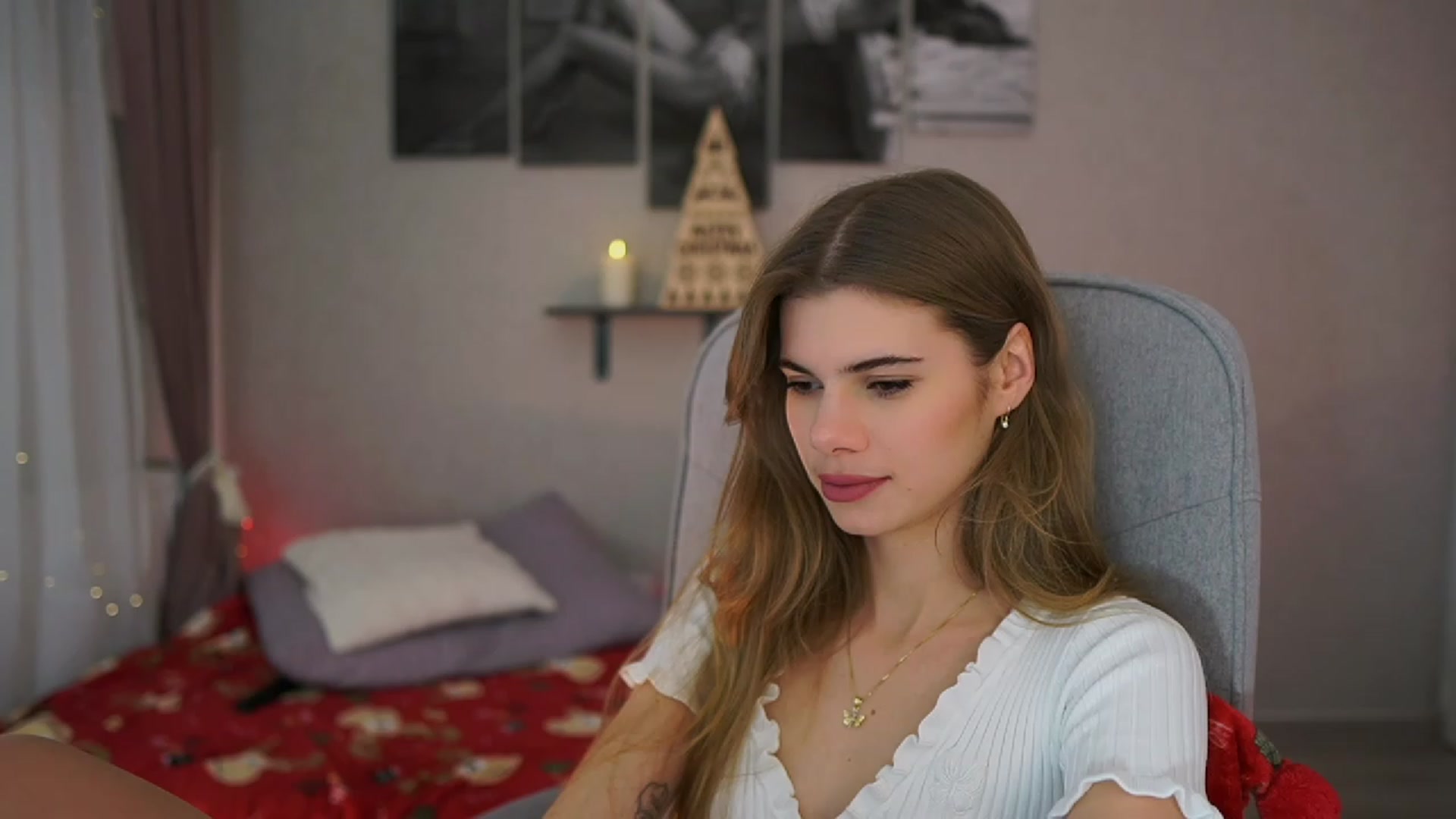 Gallery image thumbnail from RileyReid_18's myfreecams stream on, 12/05/2023, 16:34 image 7 of 20