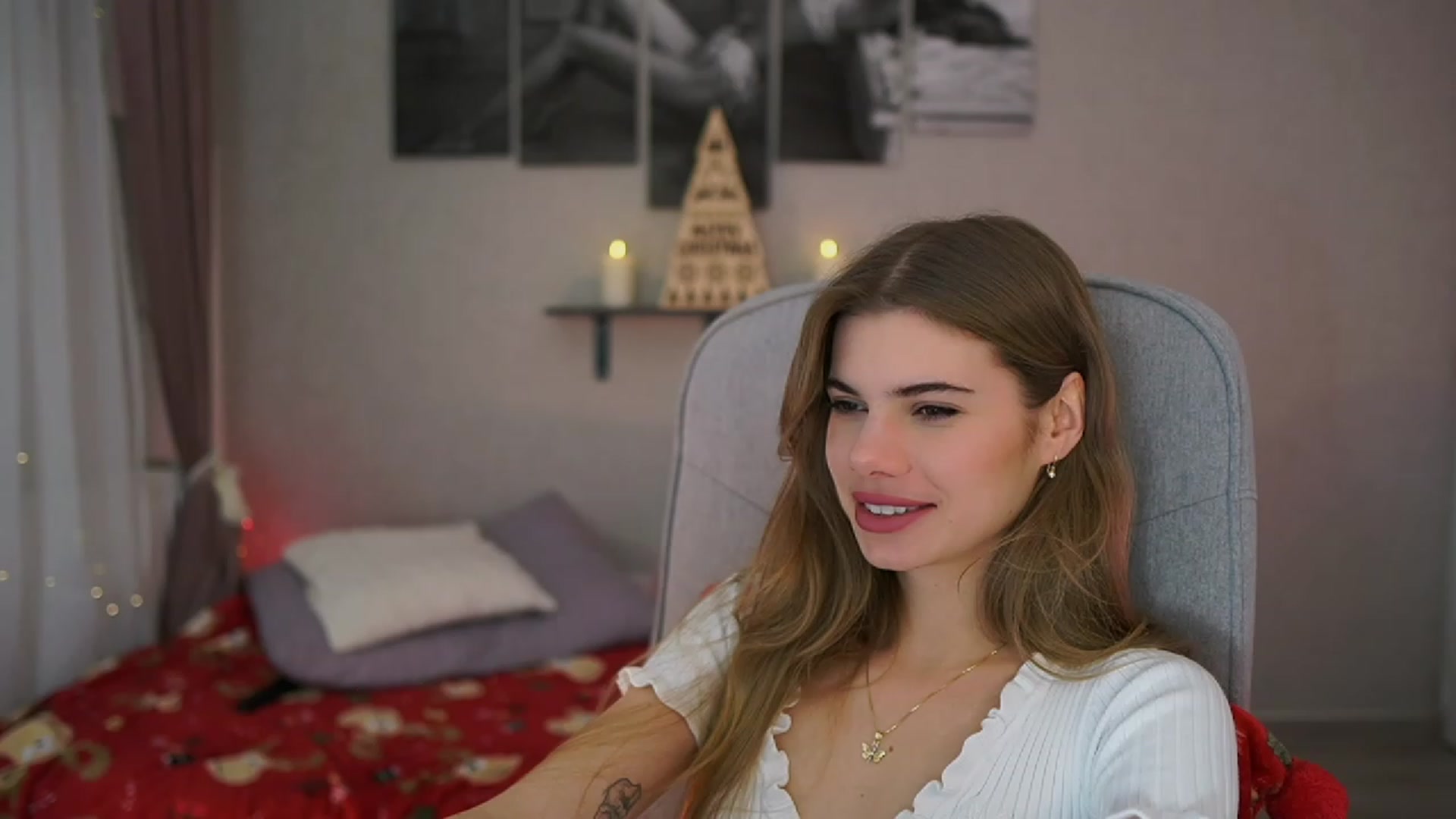 Gallery image thumbnail from RileyReid_18's myfreecams stream on, 12/05/2023, 16:34 image 10 of 20