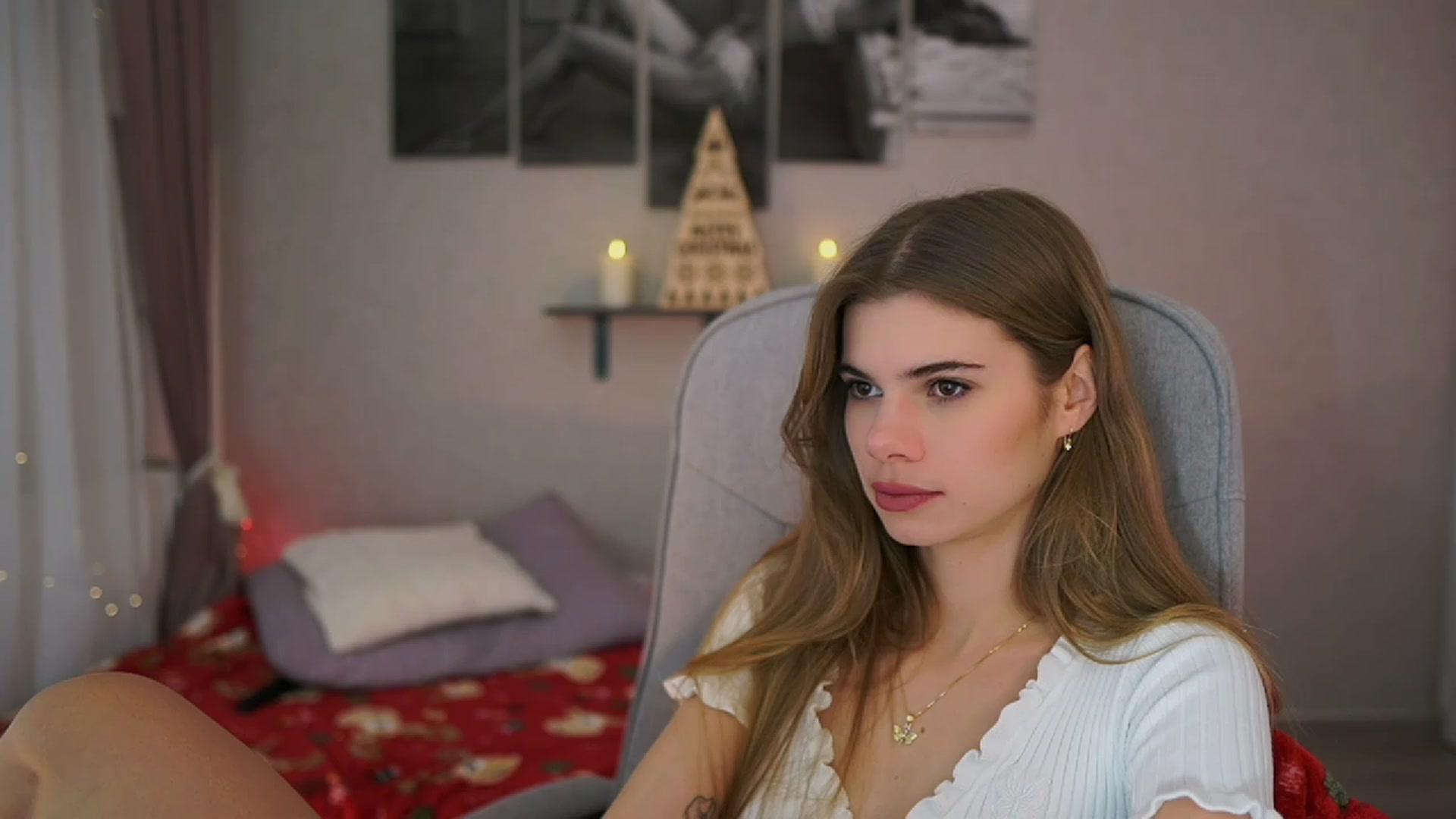 Gallery image thumbnail from RileyReid_18's myfreecams stream on, 12/05/2023, 16:34 image 12 of 20