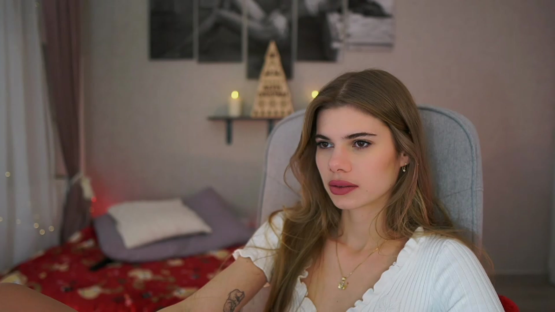 Gallery image thumbnail from RileyReid_18's myfreecams stream on, 12/05/2023, 16:34 image 2 of 20