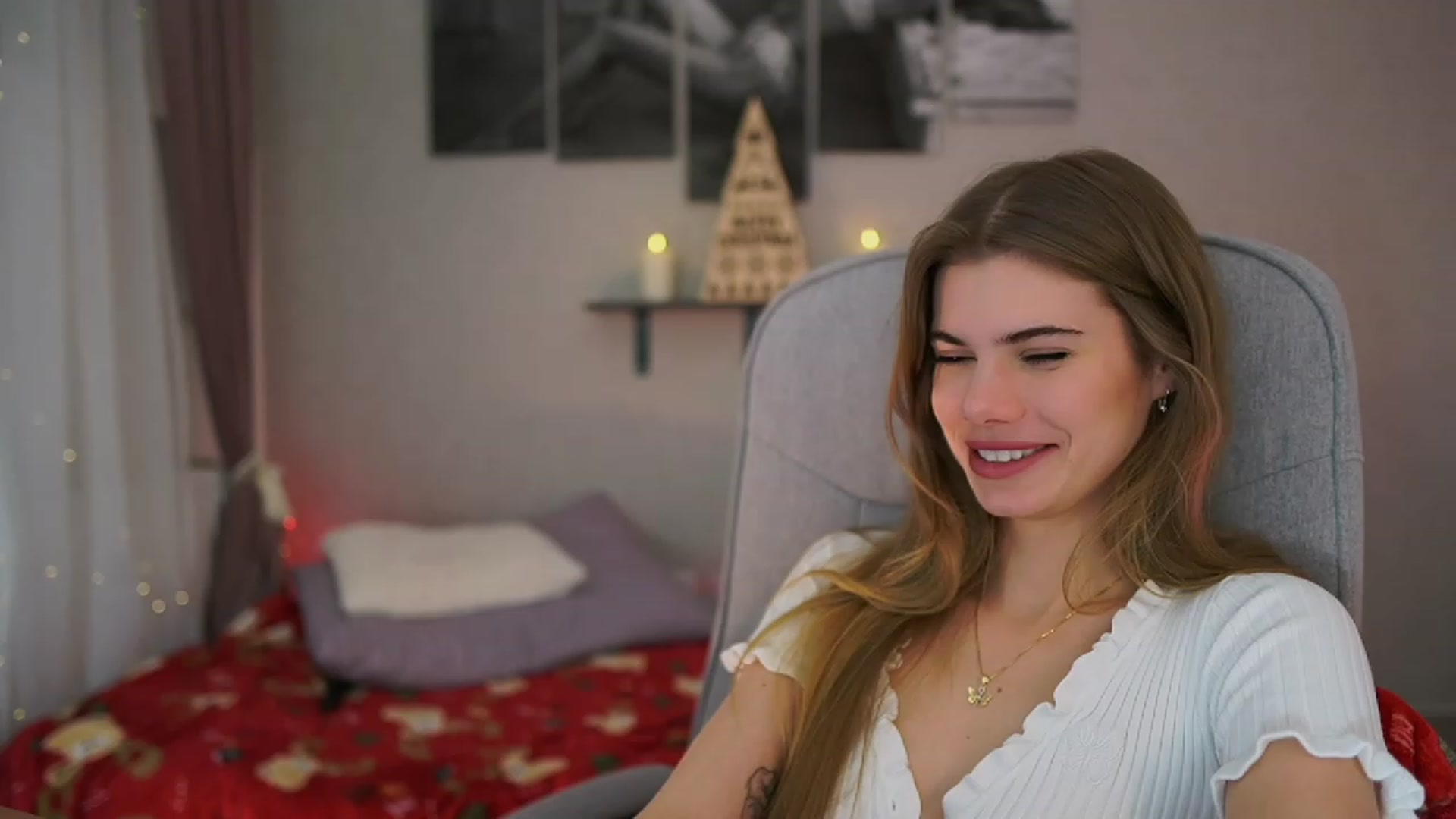 Gallery image thumbnail from RileyReid_18's myfreecams stream on, 12/05/2023, 18:00 image 4 of 20