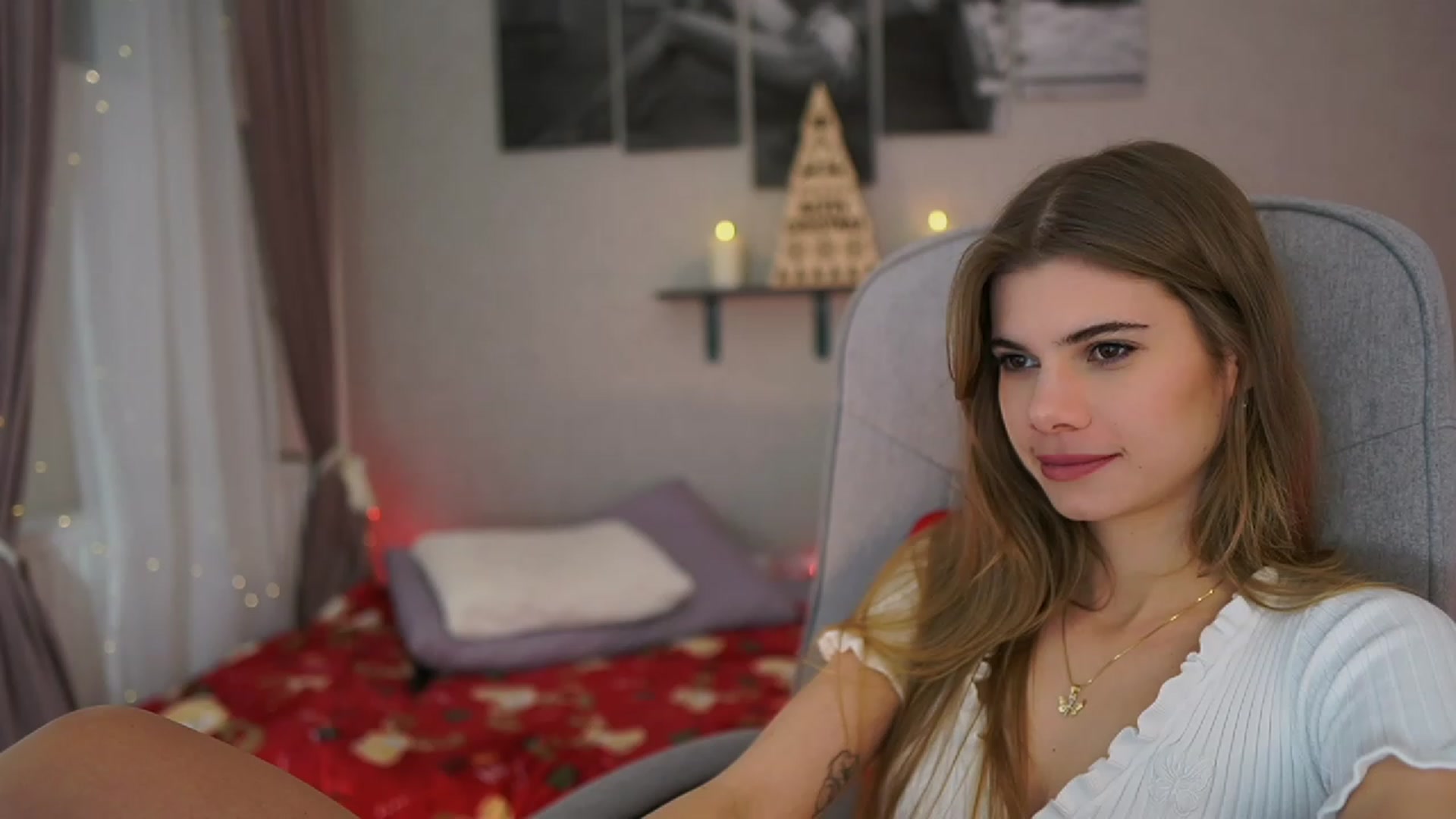 Gallery image thumbnail from RileyReid_18's myfreecams stream on, 12/05/2023, 18:00 image 18 of 20