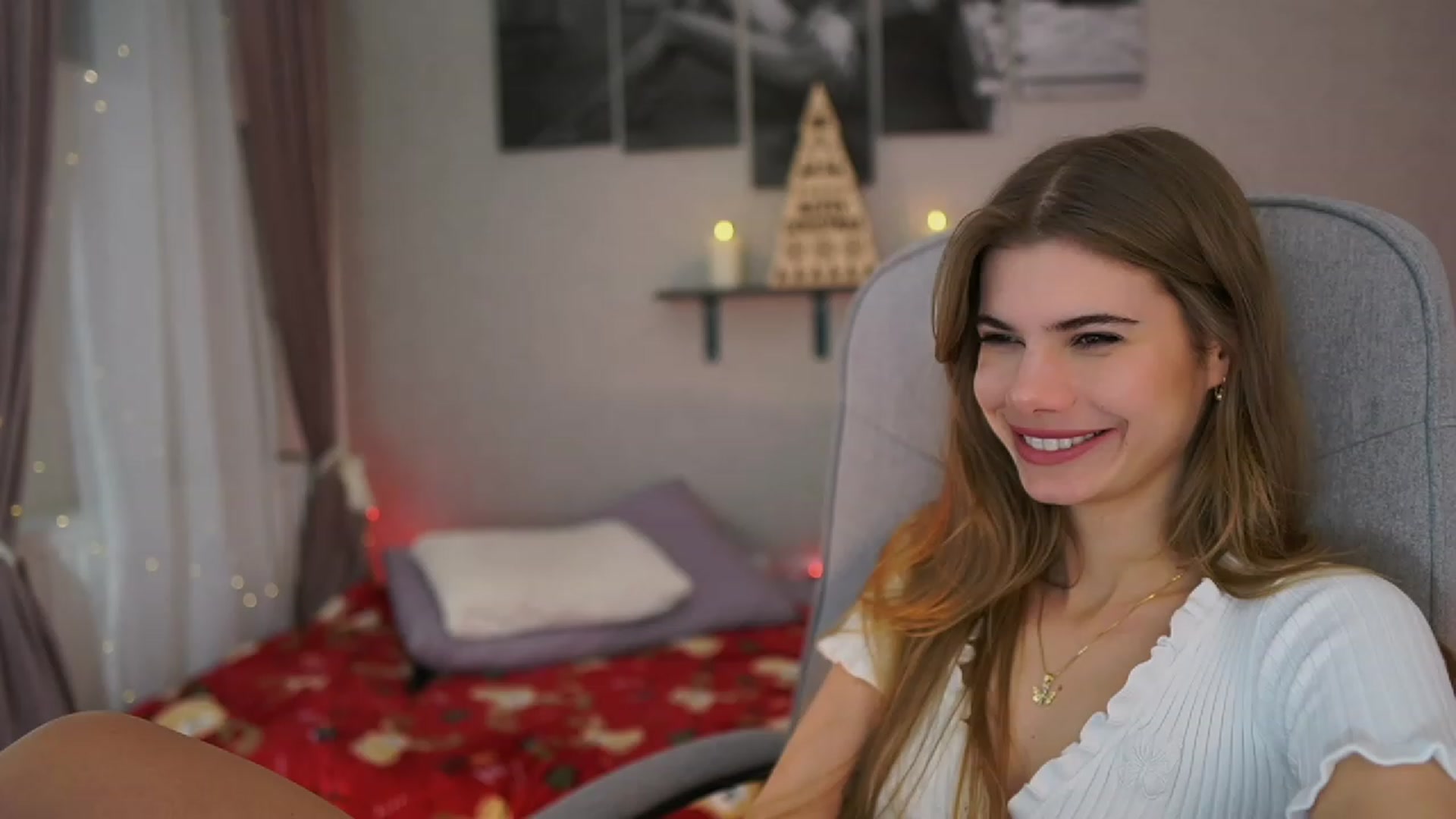 Gallery image thumbnail from RileyReid_18's myfreecams stream on, 12/05/2023, 18:00 image 17 of 20