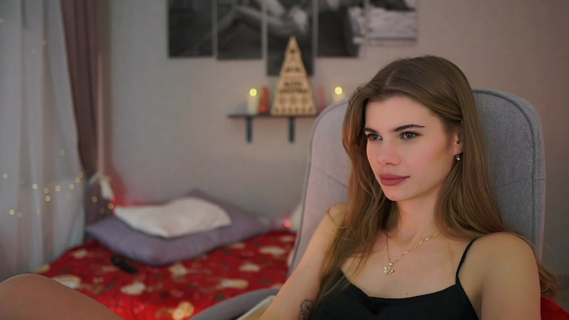 Gallery image thumbnail from RileyReid_18's myfreecams stream on, 12/06/2023, 16:12 image 17 of 20