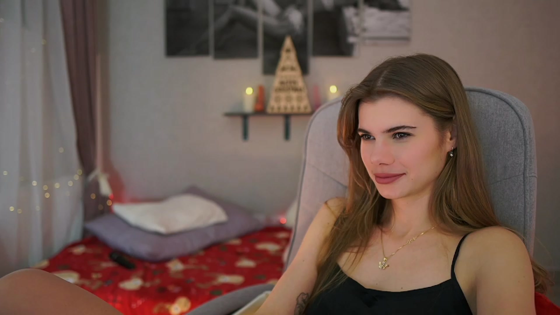 Gallery image thumbnail from RileyReid_18's myfreecams stream on, 12/06/2023, 16:12 image 16 of 20