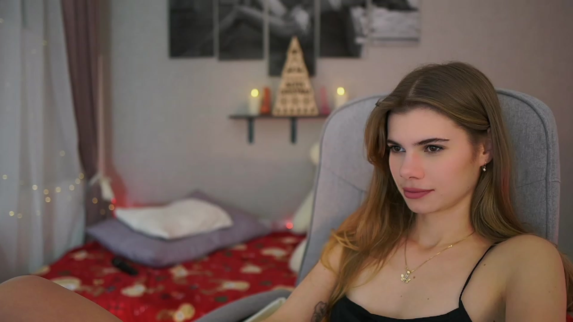 Gallery image thumbnail from RileyReid_18's myfreecams stream on, 12/06/2023, 16:32 image 2 of 20