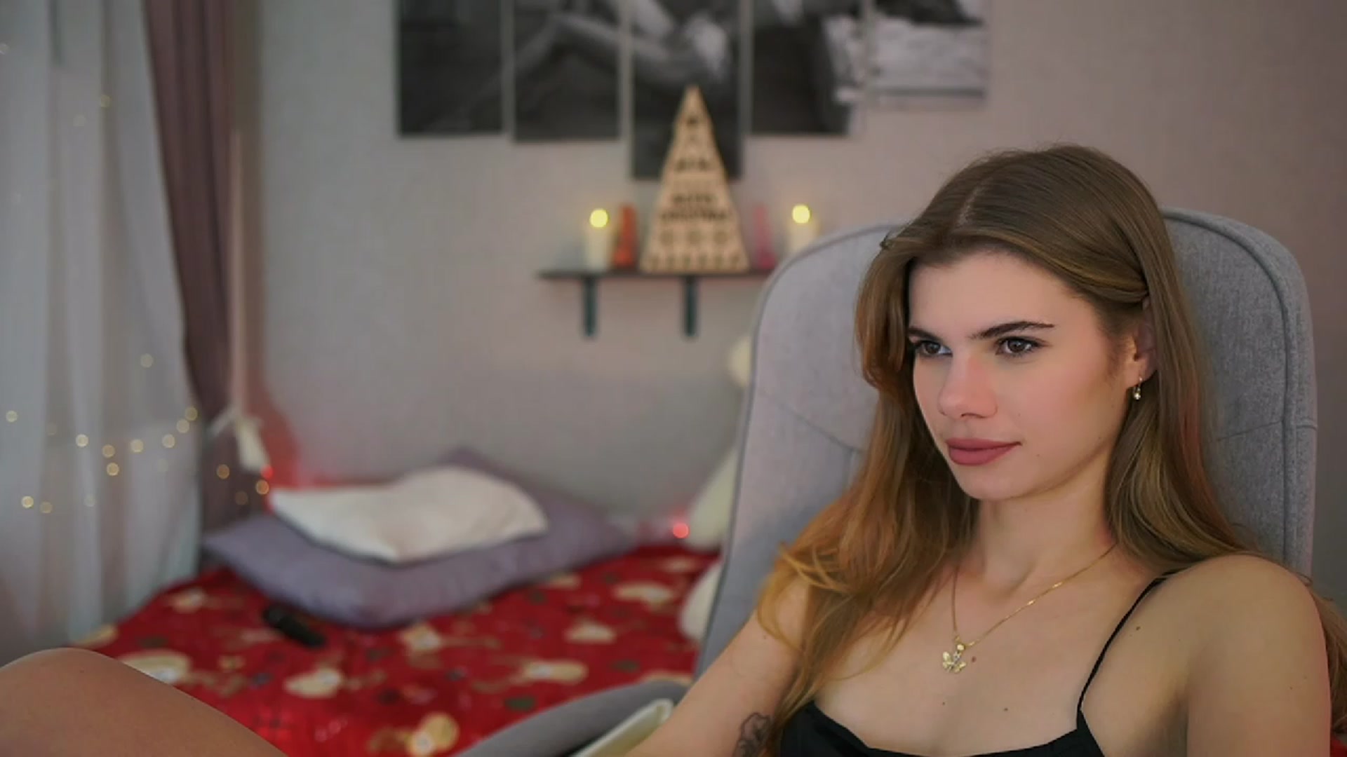 Gallery image thumbnail from RileyReid_18's myfreecams stream on, 12/06/2023, 16:32 image 3 of 20