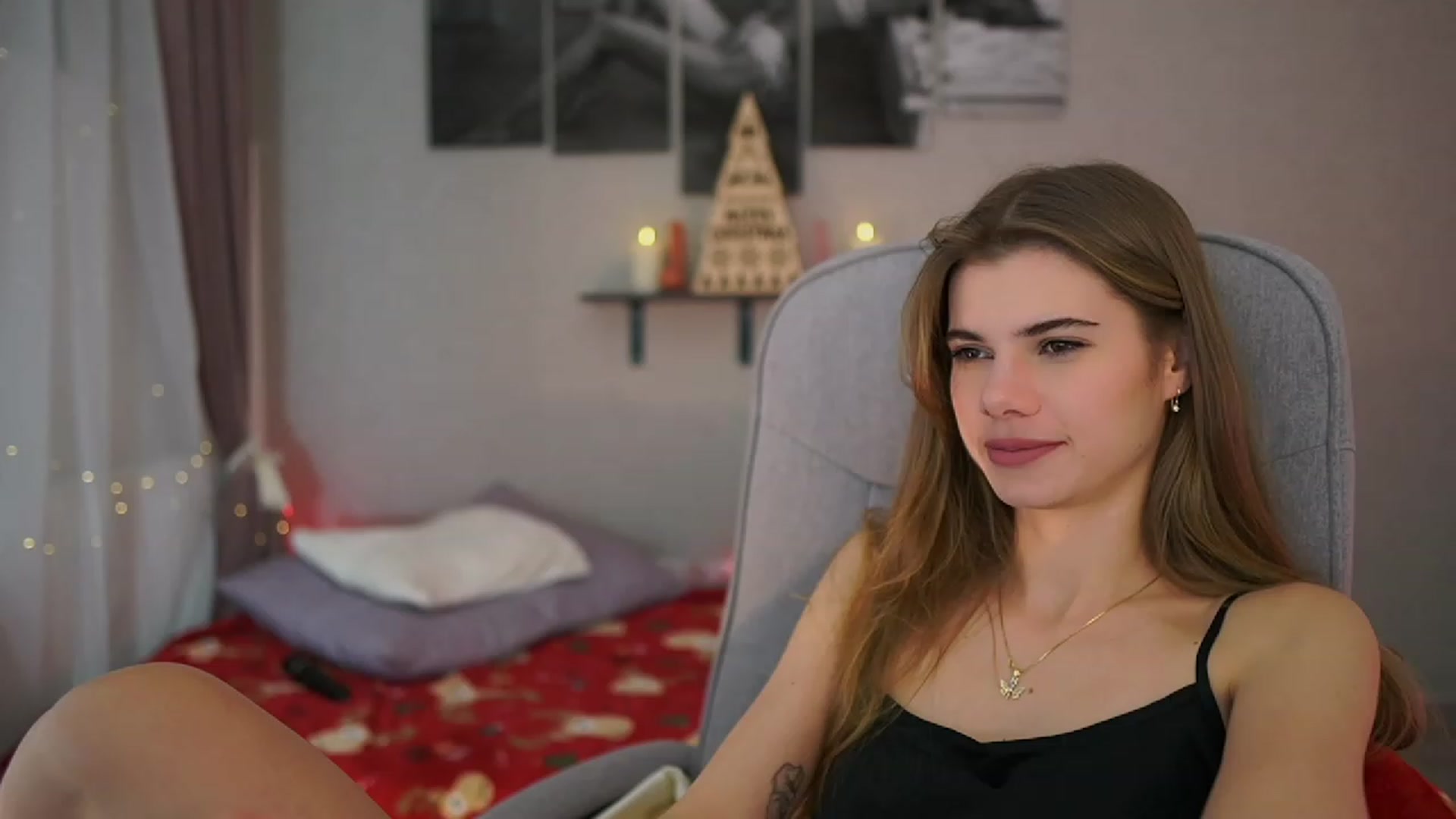 Gallery image thumbnail from RileyReid_18's myfreecams stream on, 12/06/2023, 16:32 image 14 of 20