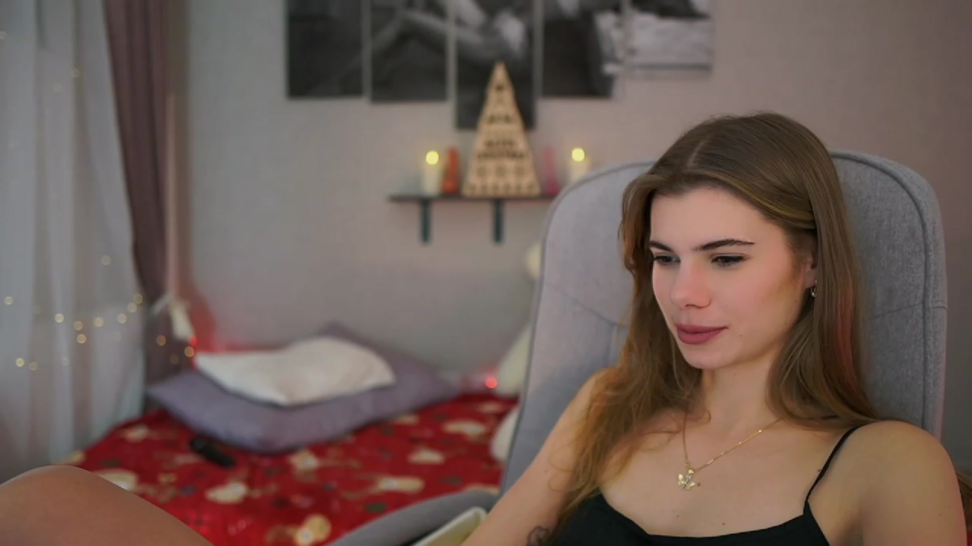 Gallery image thumbnail from RileyReid_18's myfreecams stream on, 12/06/2023, 16:32 image 18 of 20