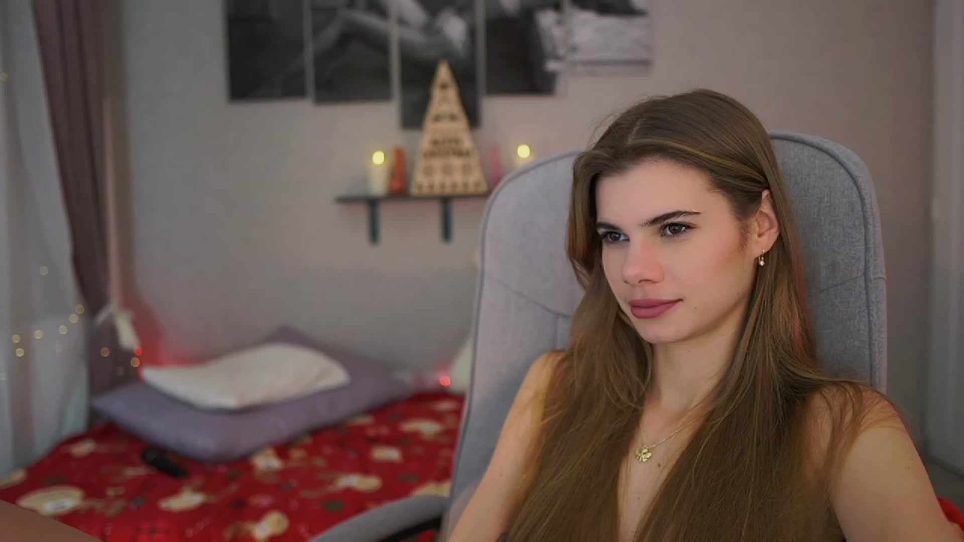 Gallery image thumbnail from RileyReid_18's myfreecams stream on, 12/06/2023, 17:43 image 13 of 20
