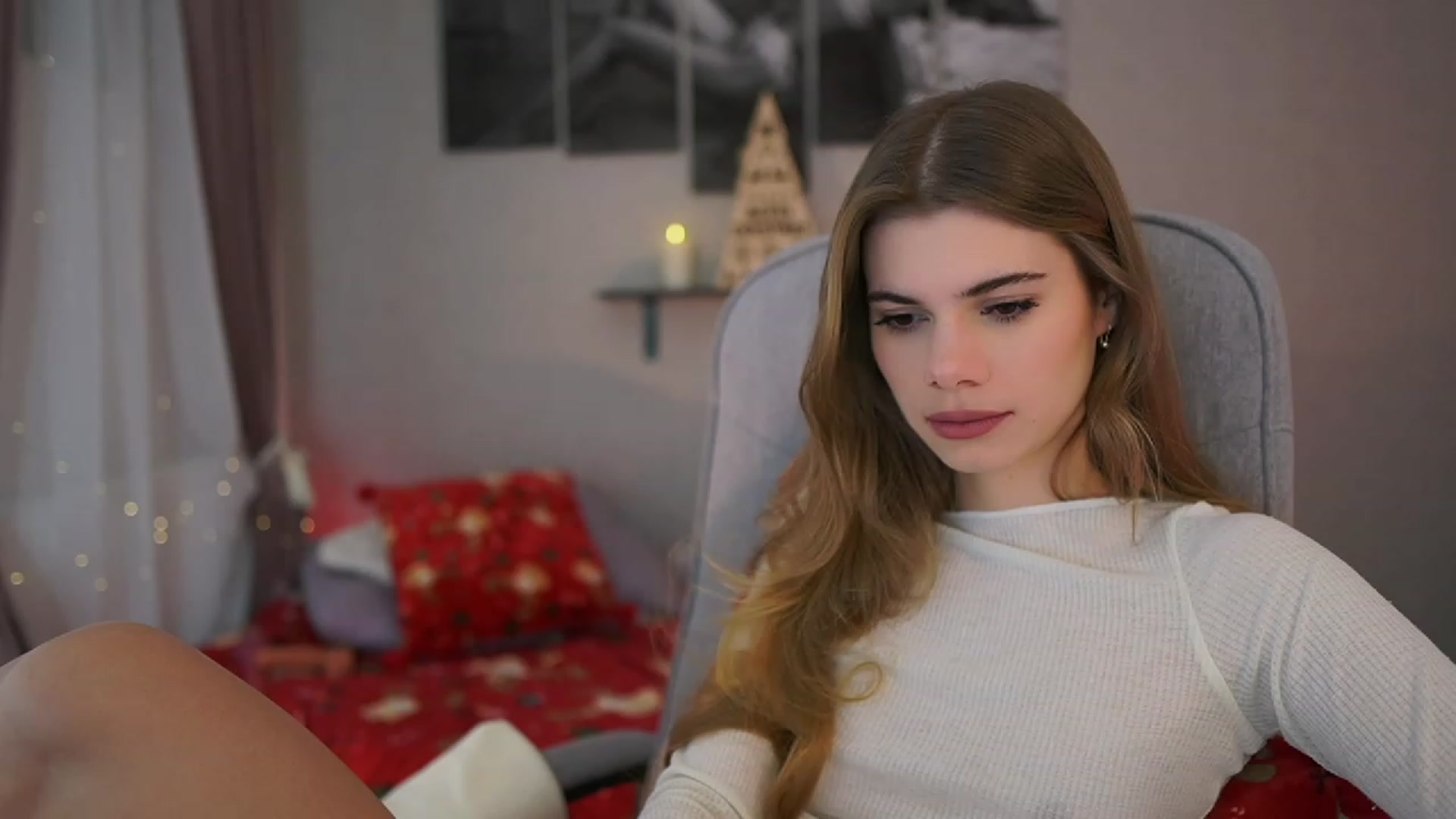 Gallery image thumbnail from RileyReid_18's myfreecams stream on, 12/07/2023, 16:13 image 10 of 20