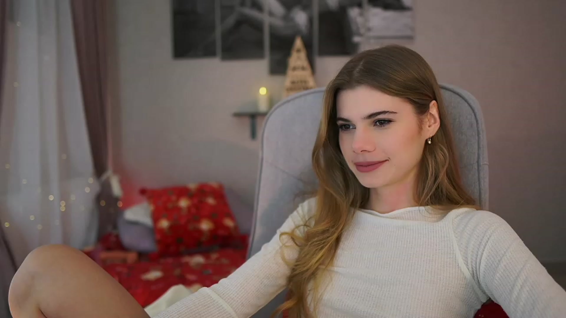 Gallery image thumbnail from RileyReid_18's myfreecams stream on, 12/07/2023, 16:13 image 17 of 20