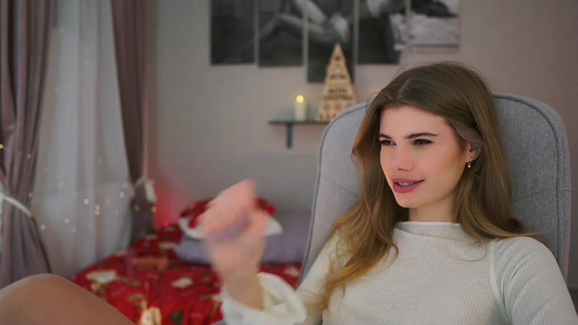 Gallery image thumbnail from RileyReid_18's myfreecams stream on, 12/07/2023, 19:03 image 6 of 20