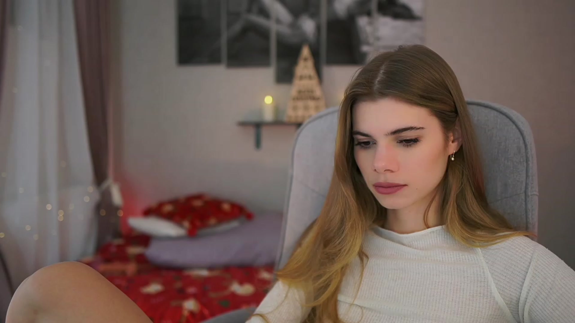 Gallery image thumbnail from RileyReid_18's myfreecams stream on, 12/07/2023, 19:03 image 14 of 20
