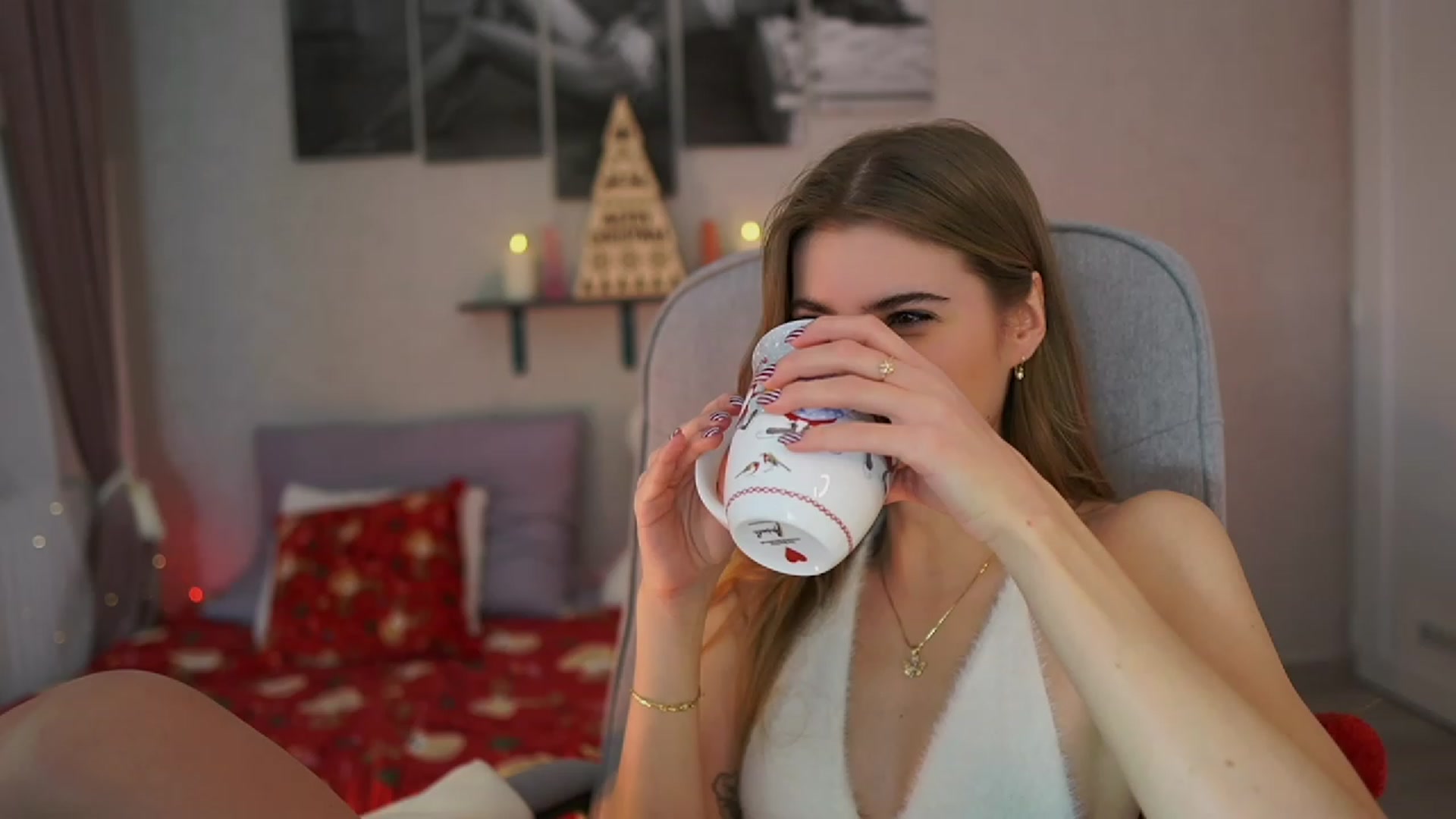Gallery image thumbnail from RileyReid_18's myfreecams stream on, 12/09/2023, 22:19 image 14 of 20