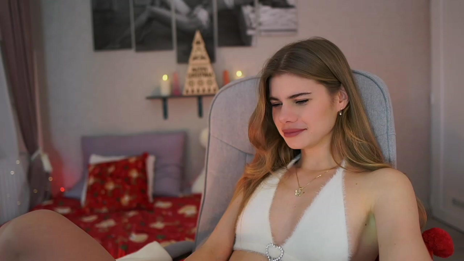 Gallery image thumbnail from RileyReid_18's myfreecams stream on, 12/09/2023, 22:19 image 13 of 20