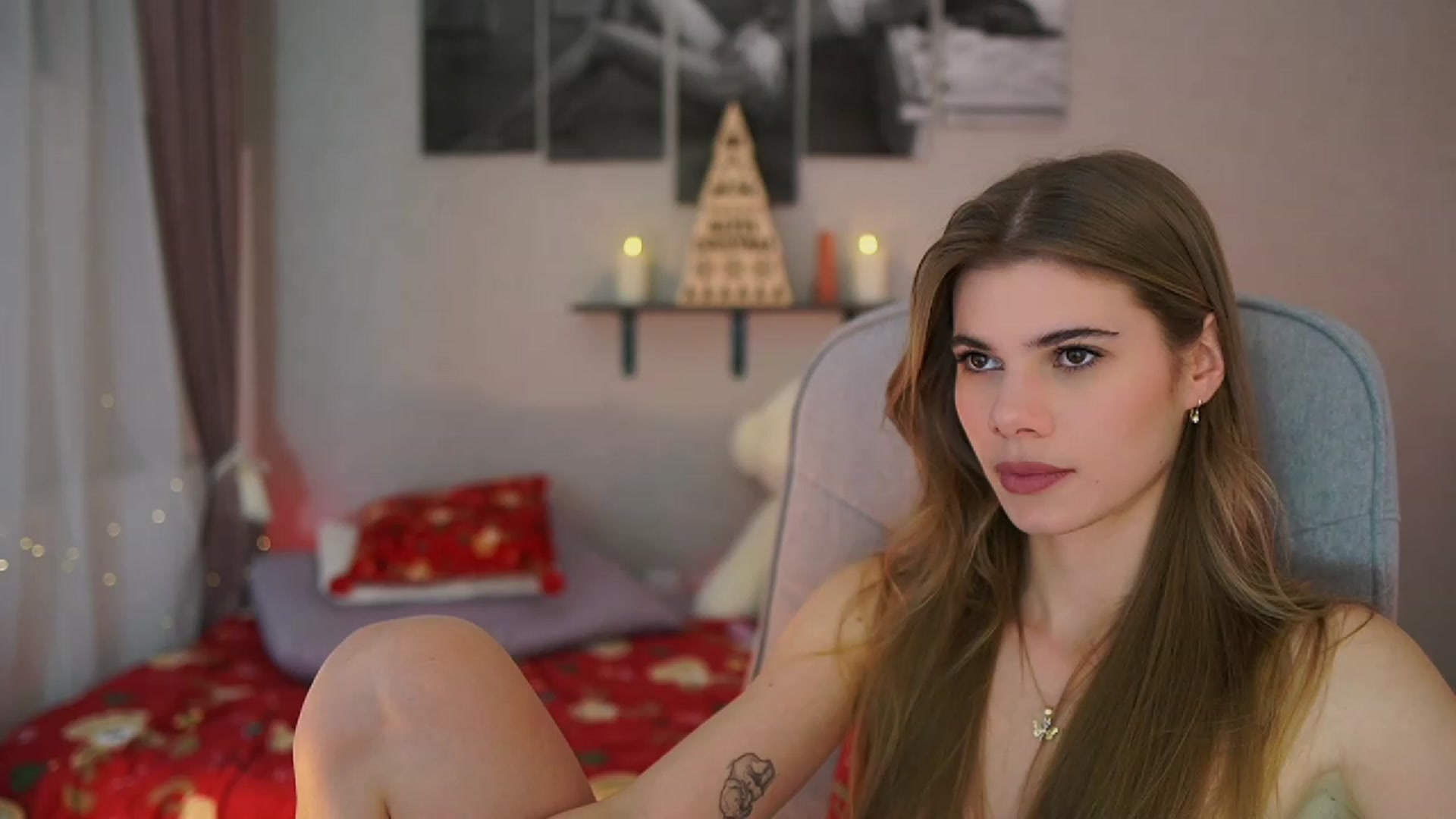 Gallery image thumbnail from RileyReid_18's myfreecams stream on, 12/09/2023, 23:08 image 13 of 20