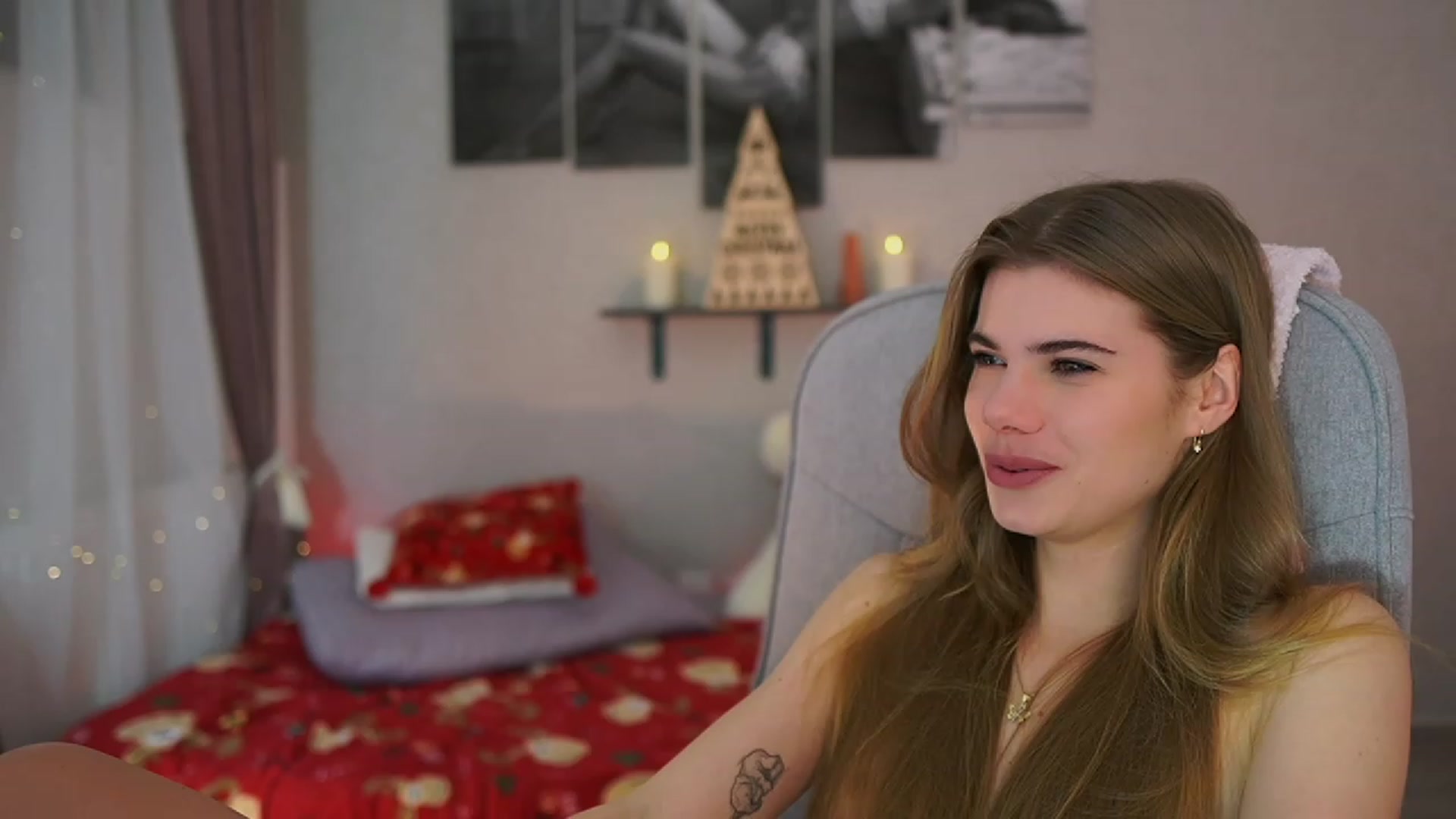 Gallery image thumbnail from RileyReid_18's myfreecams stream on, 12/09/2023, 23:48 image 8 of 20