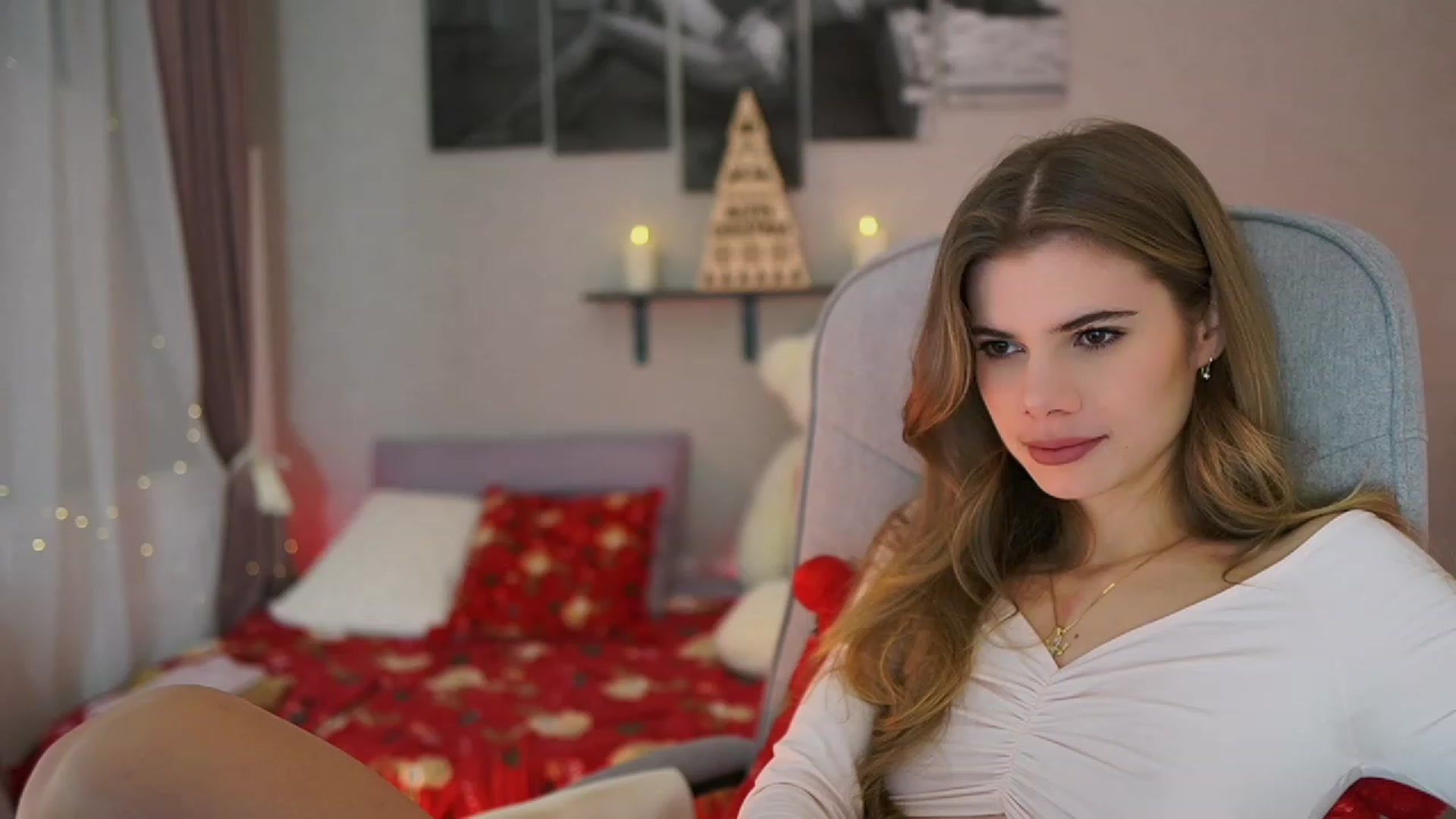 Gallery image thumbnail from RileyReid_18's myfreecams stream on, 12/10/2023, 14:30 image 17 of 20