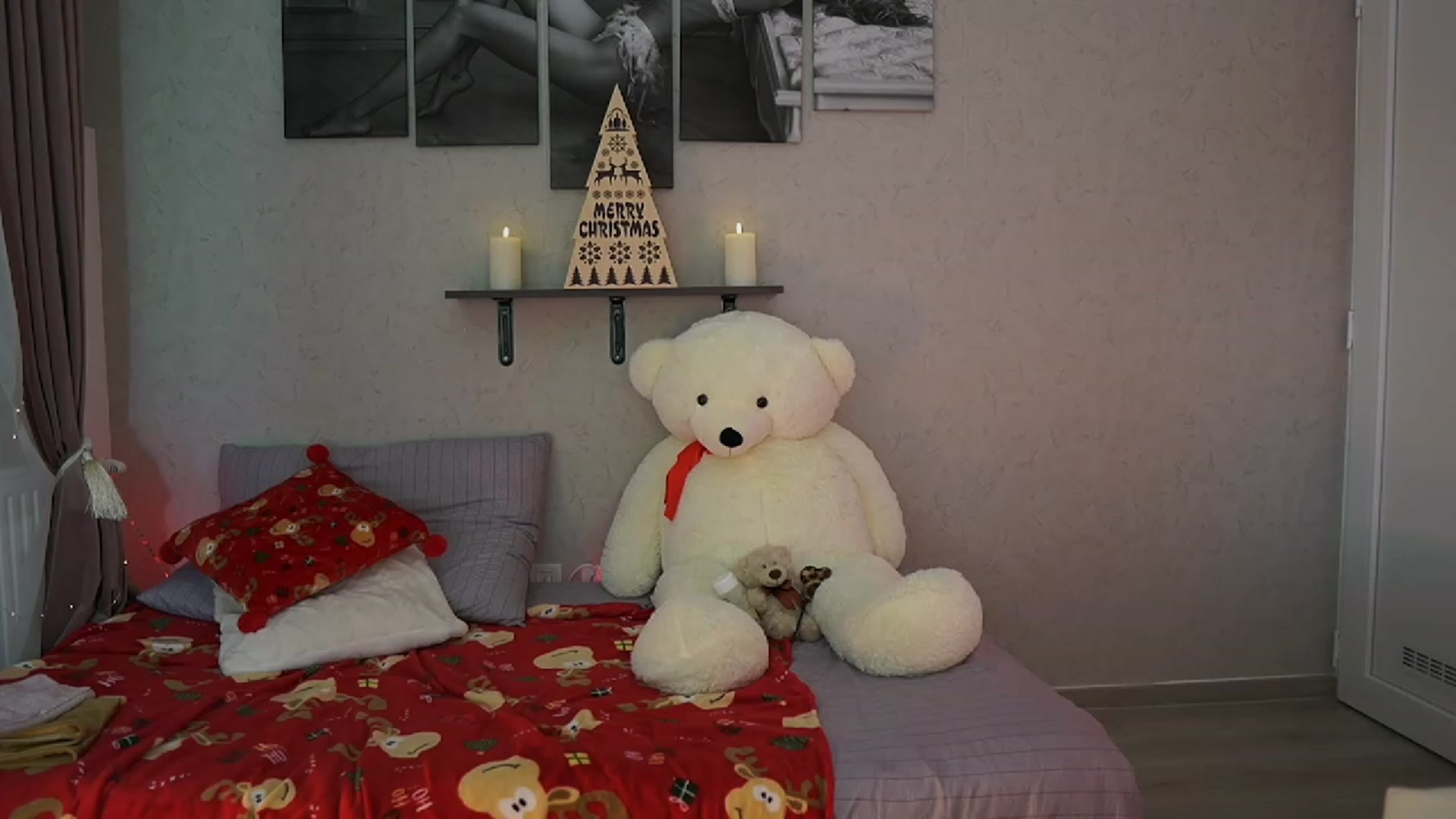 Gallery image thumbnail from RileyReid_18's myfreecams stream on, 12/10/2023, 15:41 image 19 of 20