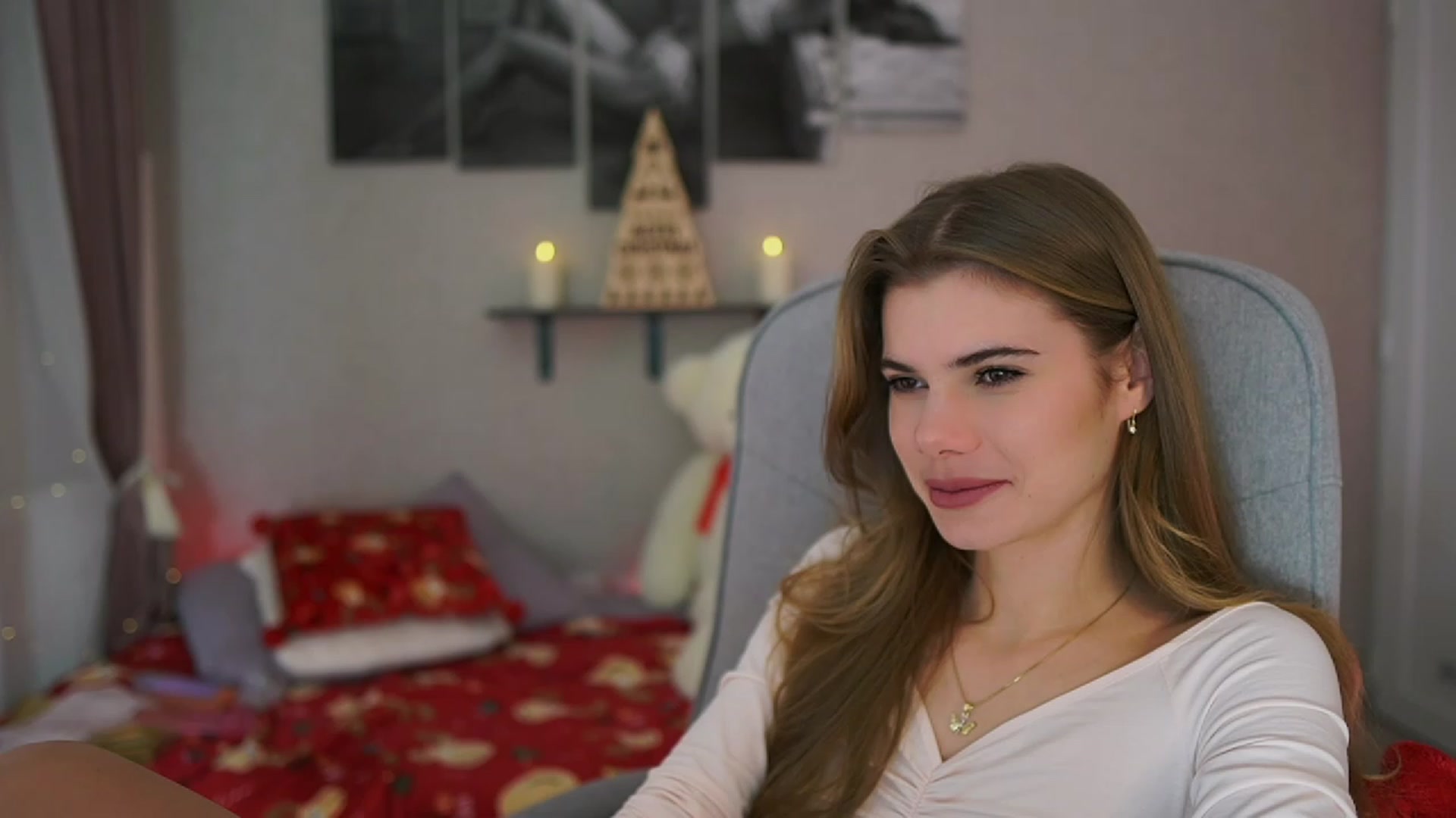 Gallery image thumbnail from RileyReid_18's myfreecams stream on, 12/10/2023, 19:02 image 14 of 20