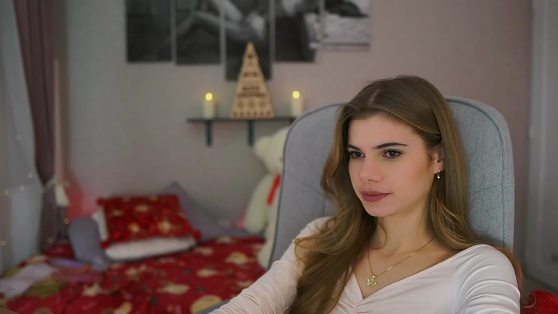 Gallery image thumbnail from RileyReid_18's myfreecams stream on, 12/10/2023, 19:02 image 16 of 20