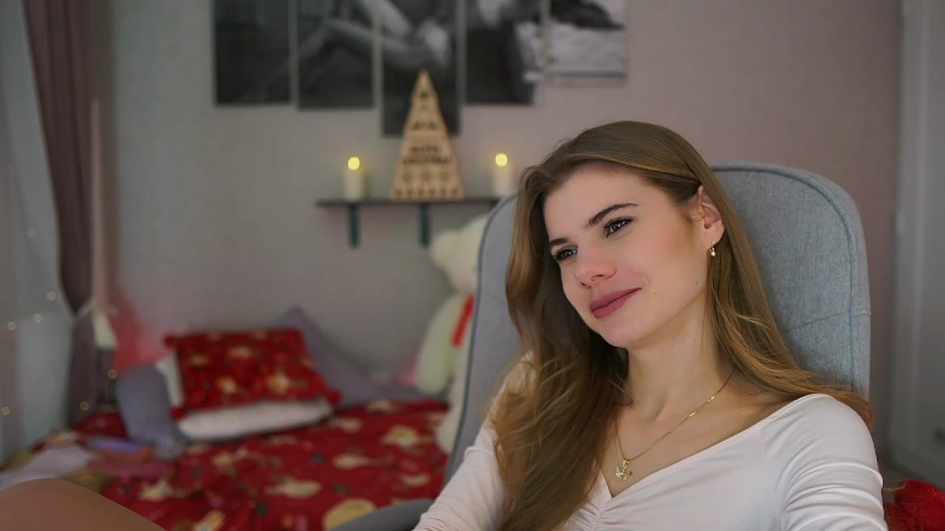 Gallery image thumbnail from RileyReid_18's myfreecams stream on, 12/10/2023, 19:02 image 13 of 20