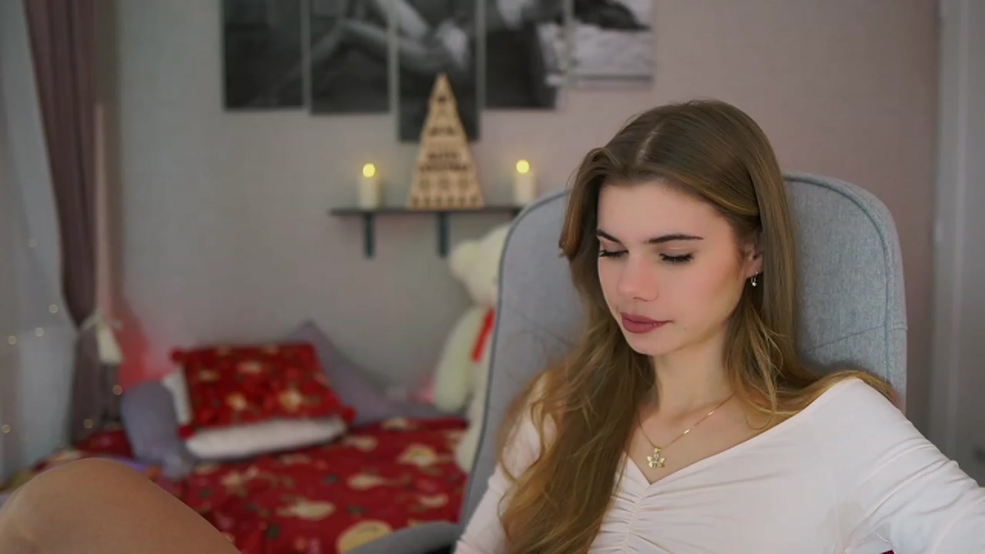Gallery image thumbnail from RileyReid_18's myfreecams stream on, 12/10/2023, 19:02 image 11 of 20