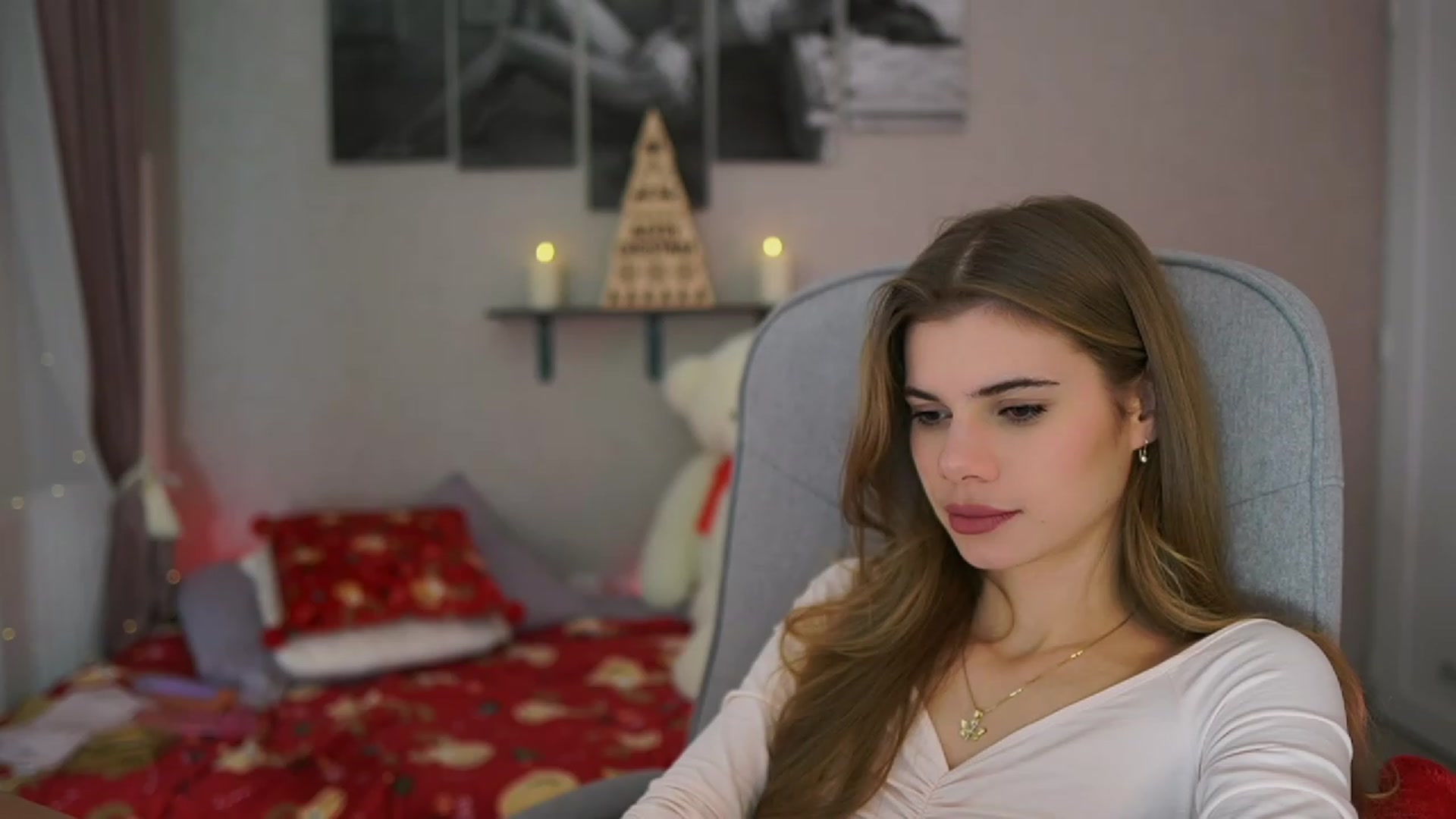 Gallery image thumbnail from RileyReid_18's myfreecams stream on, 12/10/2023, 19:02 image 15 of 20