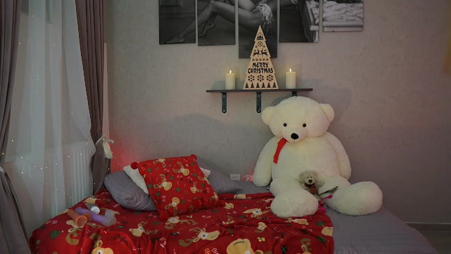 Gallery image thumbnail from RileyReid_18's myfreecams stream on, 12/11/2023, 23:01 image 15 of 20