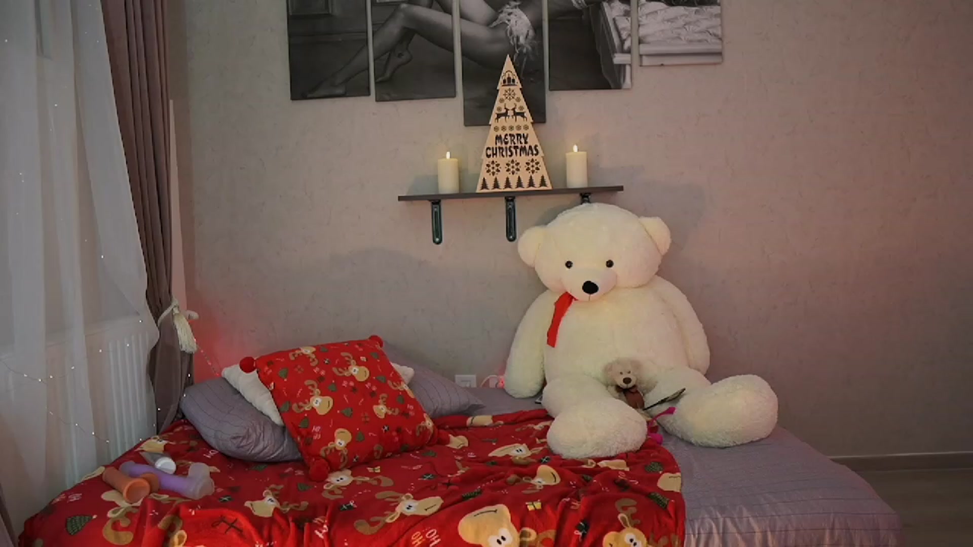 Gallery image thumbnail from RileyReid_18's myfreecams stream on, 12/11/2023, 23:01 image 2 of 20