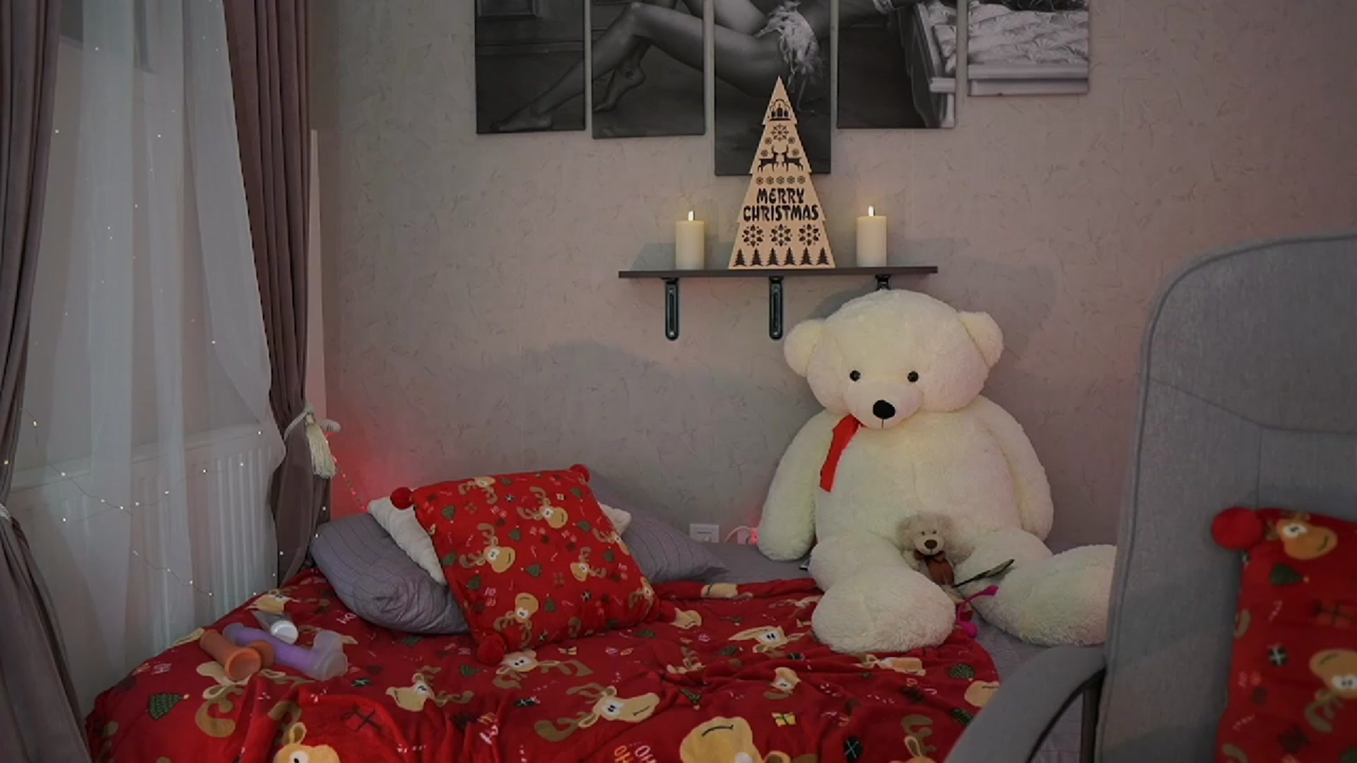 Gallery image thumbnail from RileyReid_18's myfreecams stream on, 12/11/2023, 23:32 image 10 of 20
