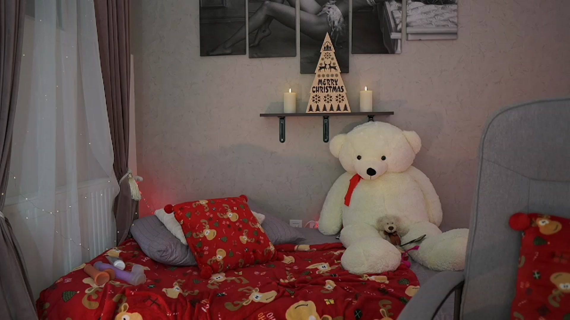 Gallery image thumbnail from RileyReid_18's myfreecams stream on, 12/11/2023, 23:32 image 9 of 20