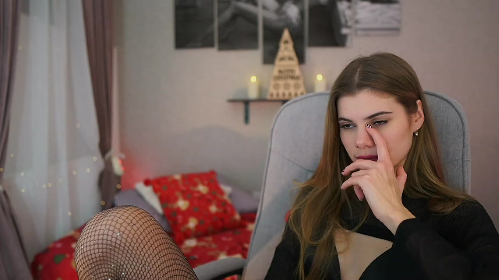 Gallery image thumbnail from RileyReid_18's myfreecams stream on, 12/11/2023, 23:32 image 6 of 20