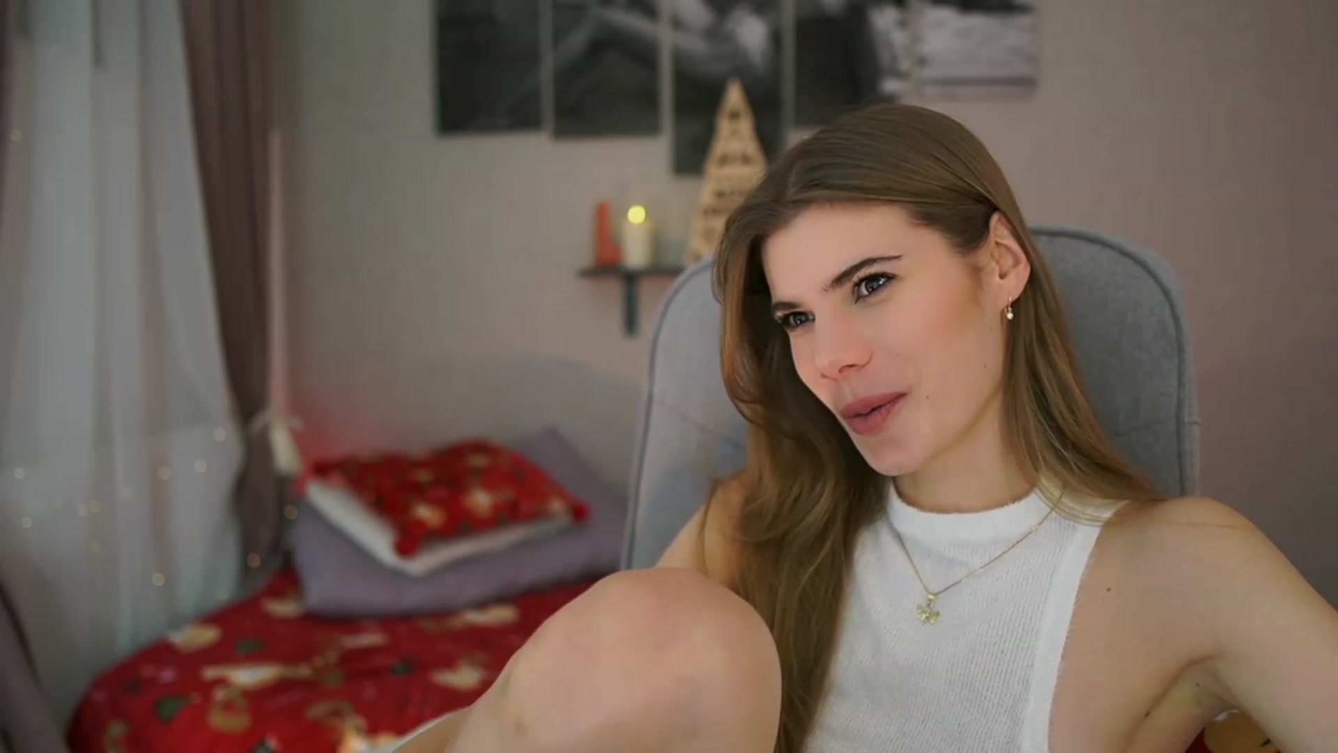 Gallery image thumbnail from RileyReid_18's myfreecams stream on, 12/12/2023, 17:07 image 9 of 20