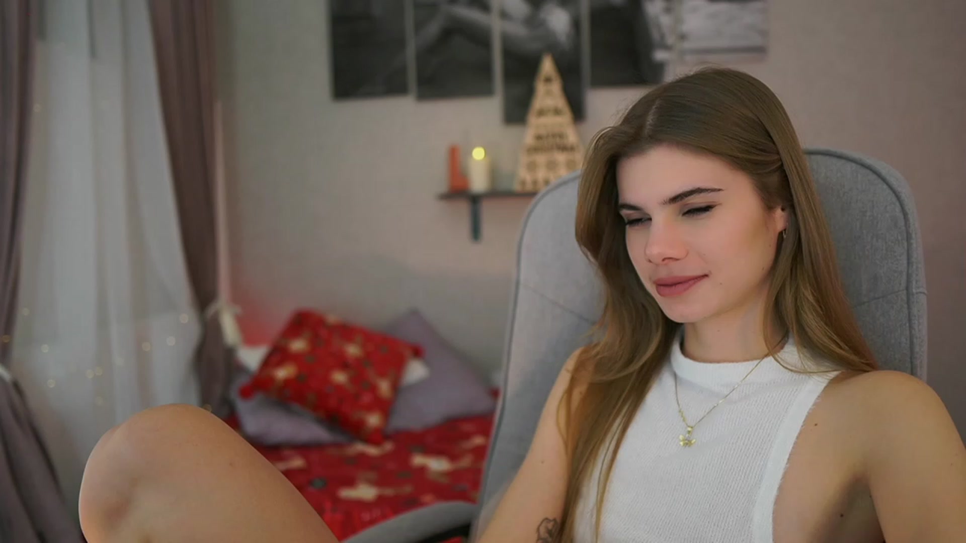 Gallery image thumbnail from RileyReid_18's myfreecams stream on, 12/12/2023, 19:10 image 13 of 20