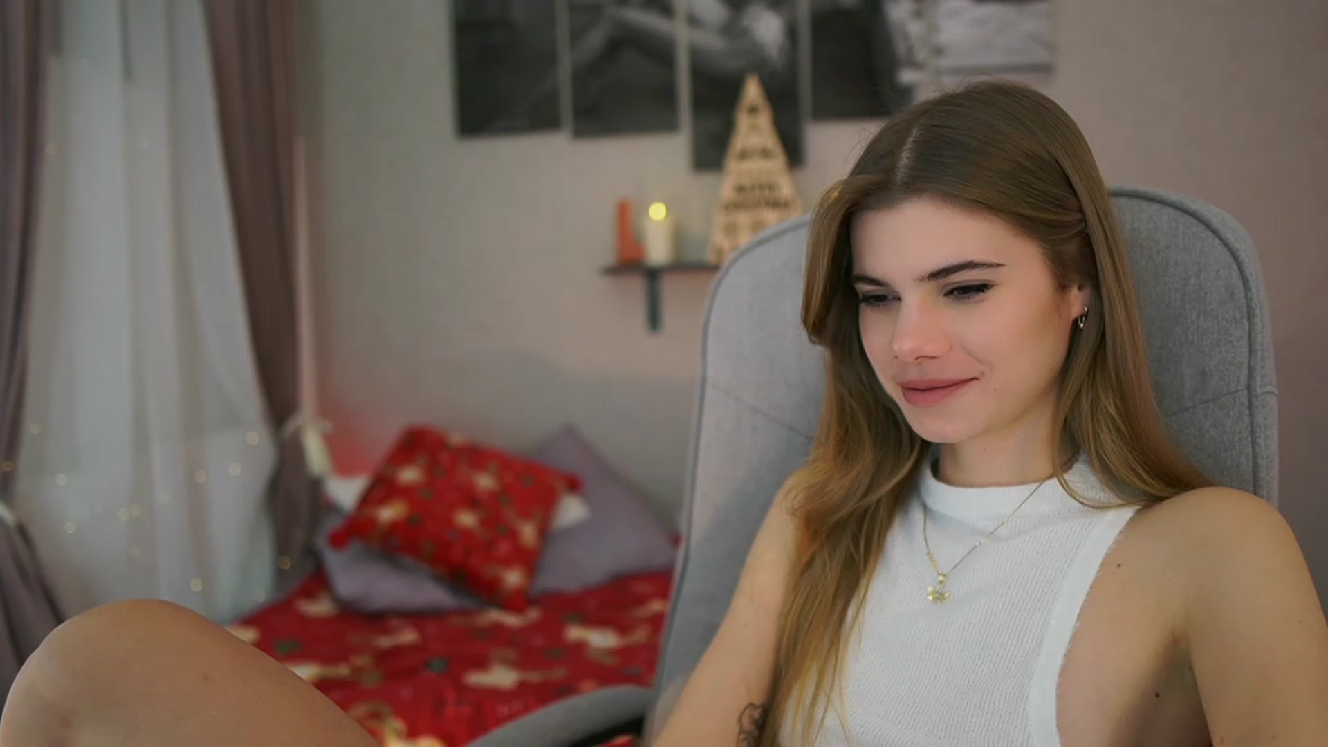 Gallery image thumbnail from RileyReid_18's myfreecams stream on, 12/12/2023, 19:10 image 12 of 20