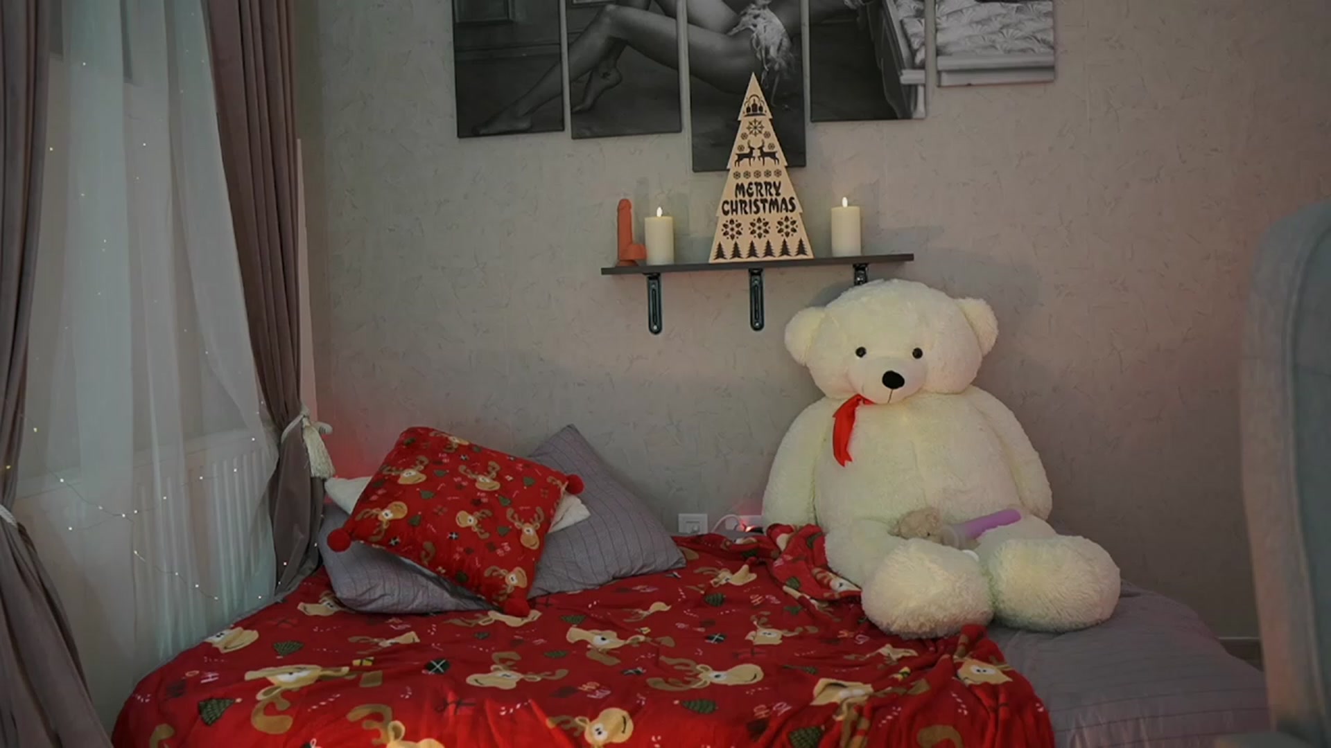 Gallery image thumbnail from RileyReid_18's myfreecams stream on, 12/12/2023, 19:10 image 7 of 20
