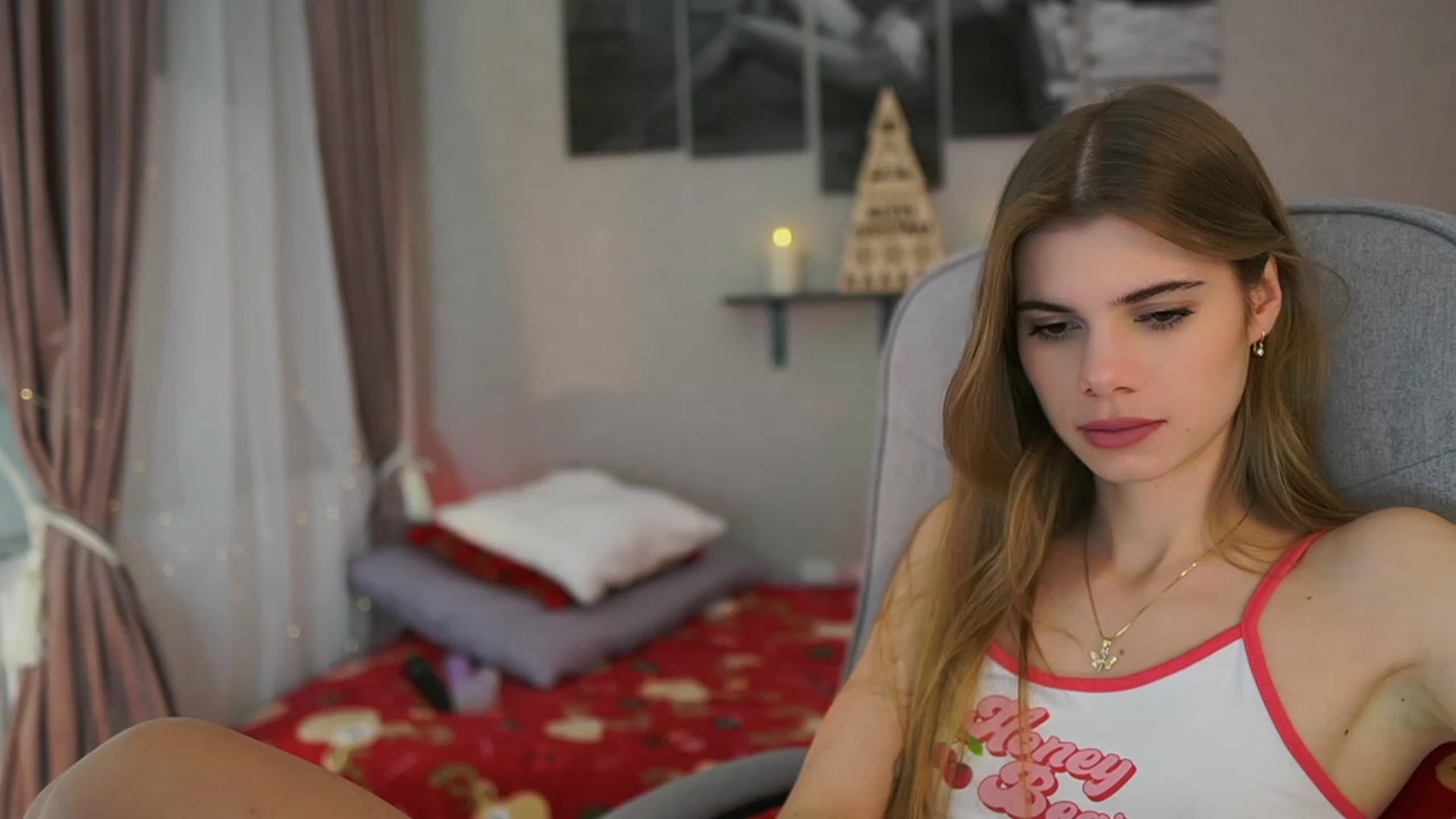 Gallery image thumbnail from RileyReid_18's myfreecams stream on, 12/14/2023, 18:23 image 4 of 20