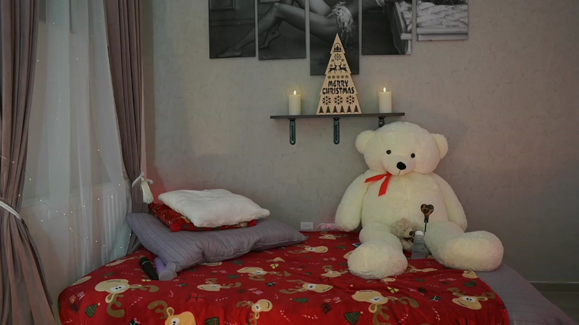 Gallery image thumbnail from RileyReid_18's myfreecams stream on, 12/14/2023, 18:59 image 14 of 20