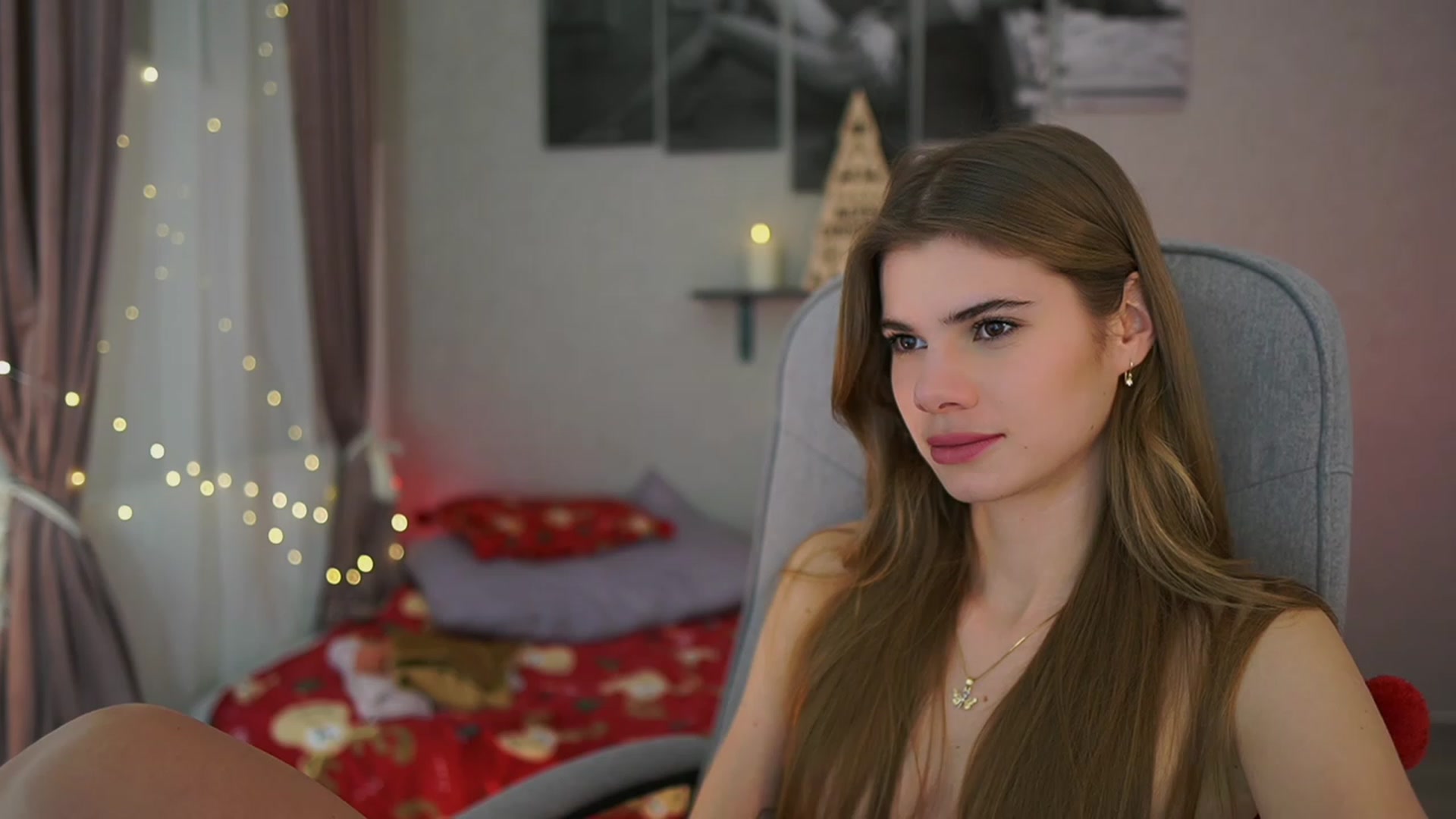 Gallery image thumbnail from RileyReid_18's myfreecams stream on, 12/19/2023, 18:27 image 13 of 20