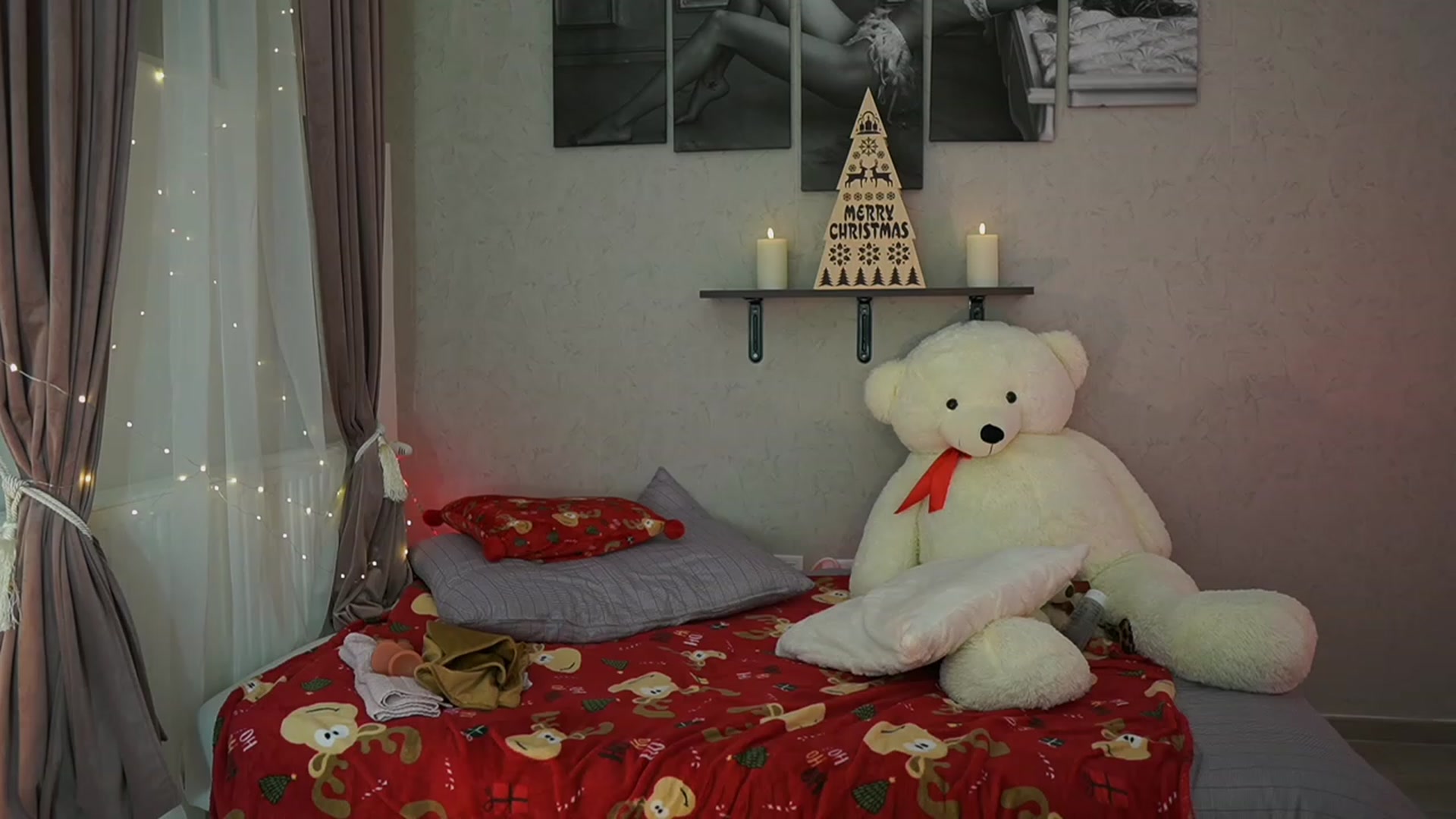 Gallery image thumbnail from RileyReid_18's myfreecams stream on, 12/19/2023, 18:27 image 18 of 20