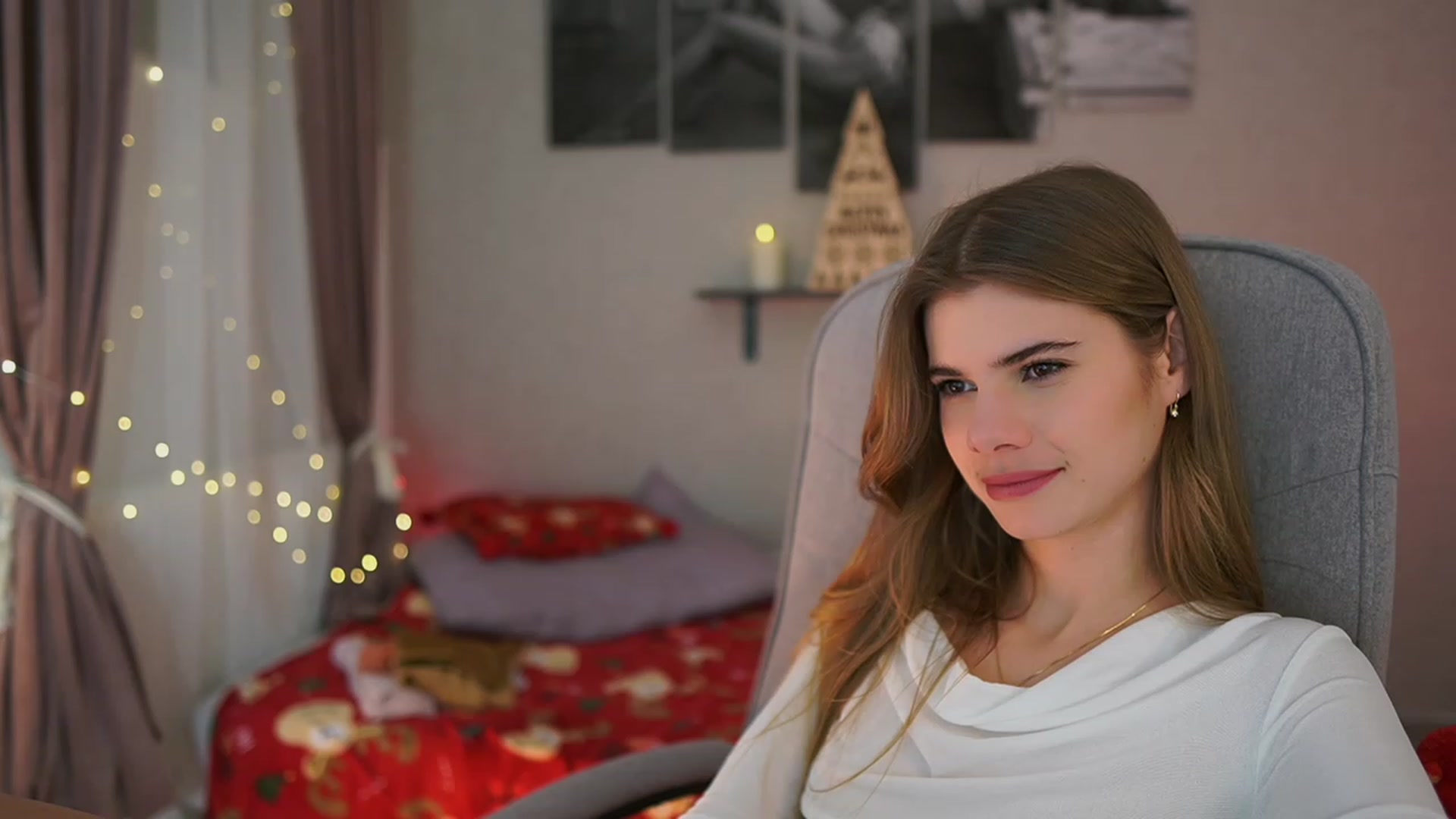 Gallery image thumbnail from RileyReid_18's myfreecams stream on, 12/19/2023, 18:27 image 1 of 20