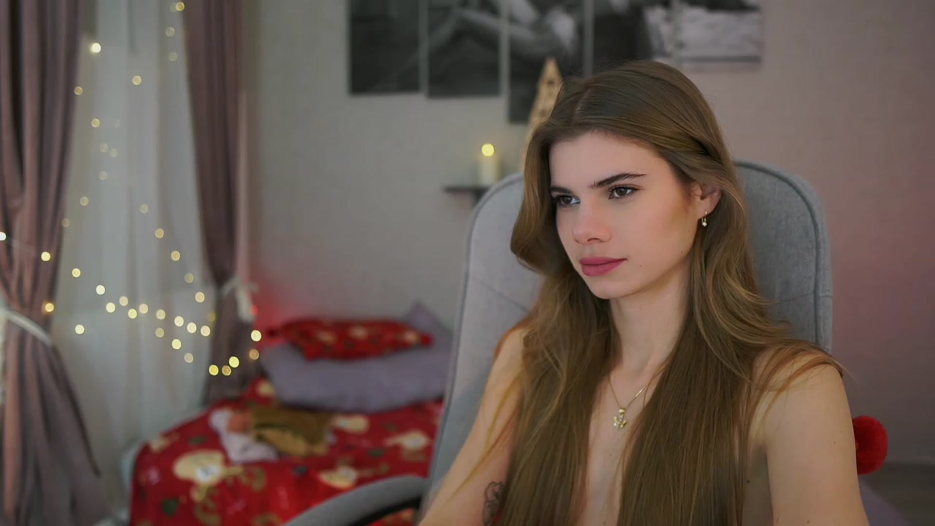 Gallery image thumbnail from RileyReid_18's myfreecams stream on, 12/19/2023, 18:27 image 15 of 20