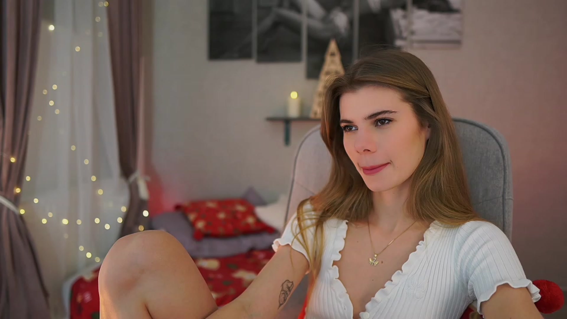 Gallery image thumbnail from RileyReid_18's myfreecams stream on, 12/20/2023, 16:18 image 5 of 20