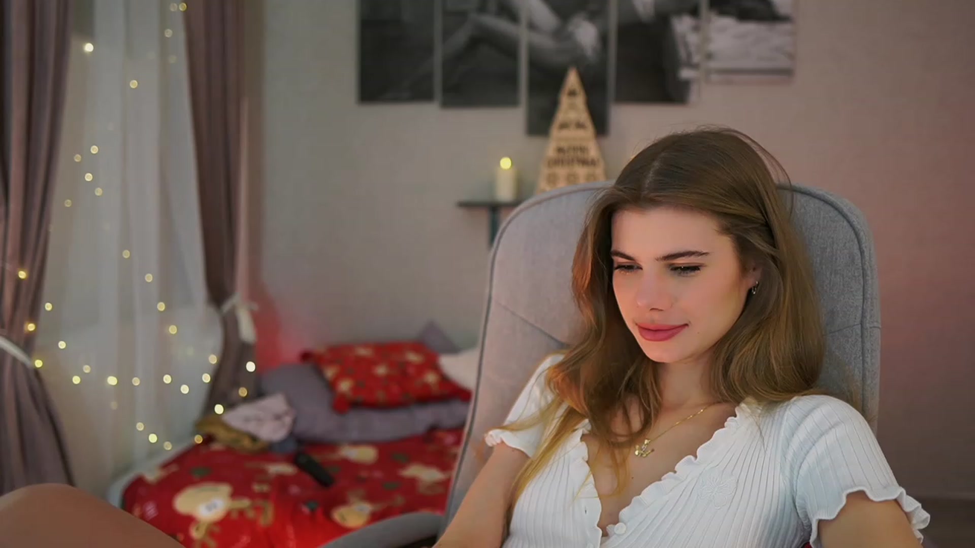 Gallery image thumbnail from RileyReid_18's myfreecams stream on, 12/20/2023, 16:18 image 3 of 20